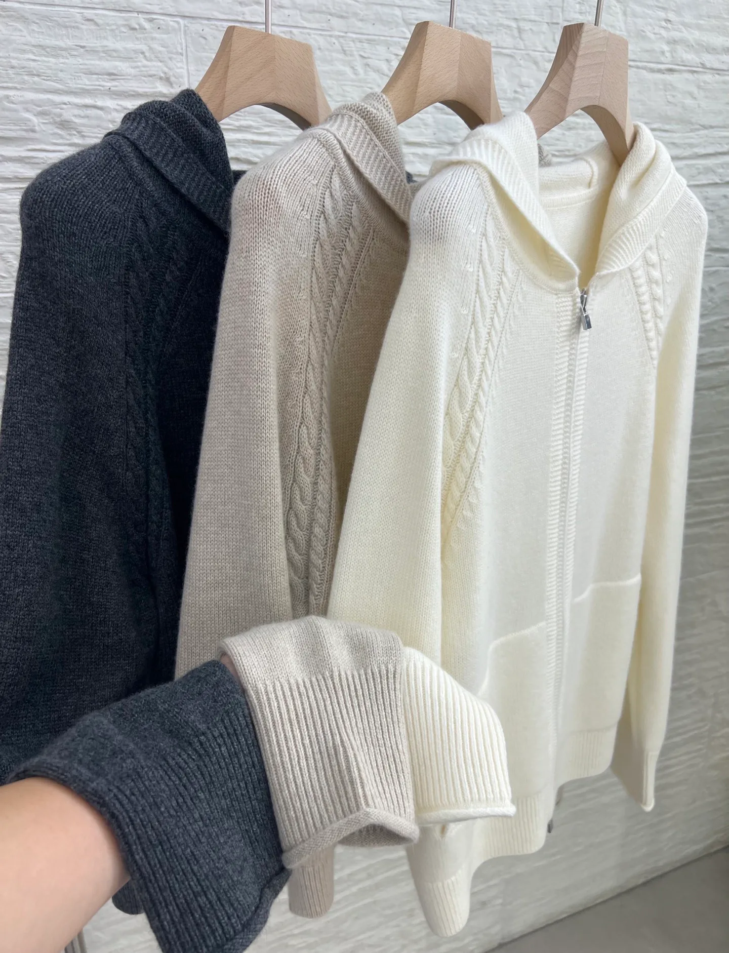Women's Jumpers And Sweaters LORO PIANA 18014376