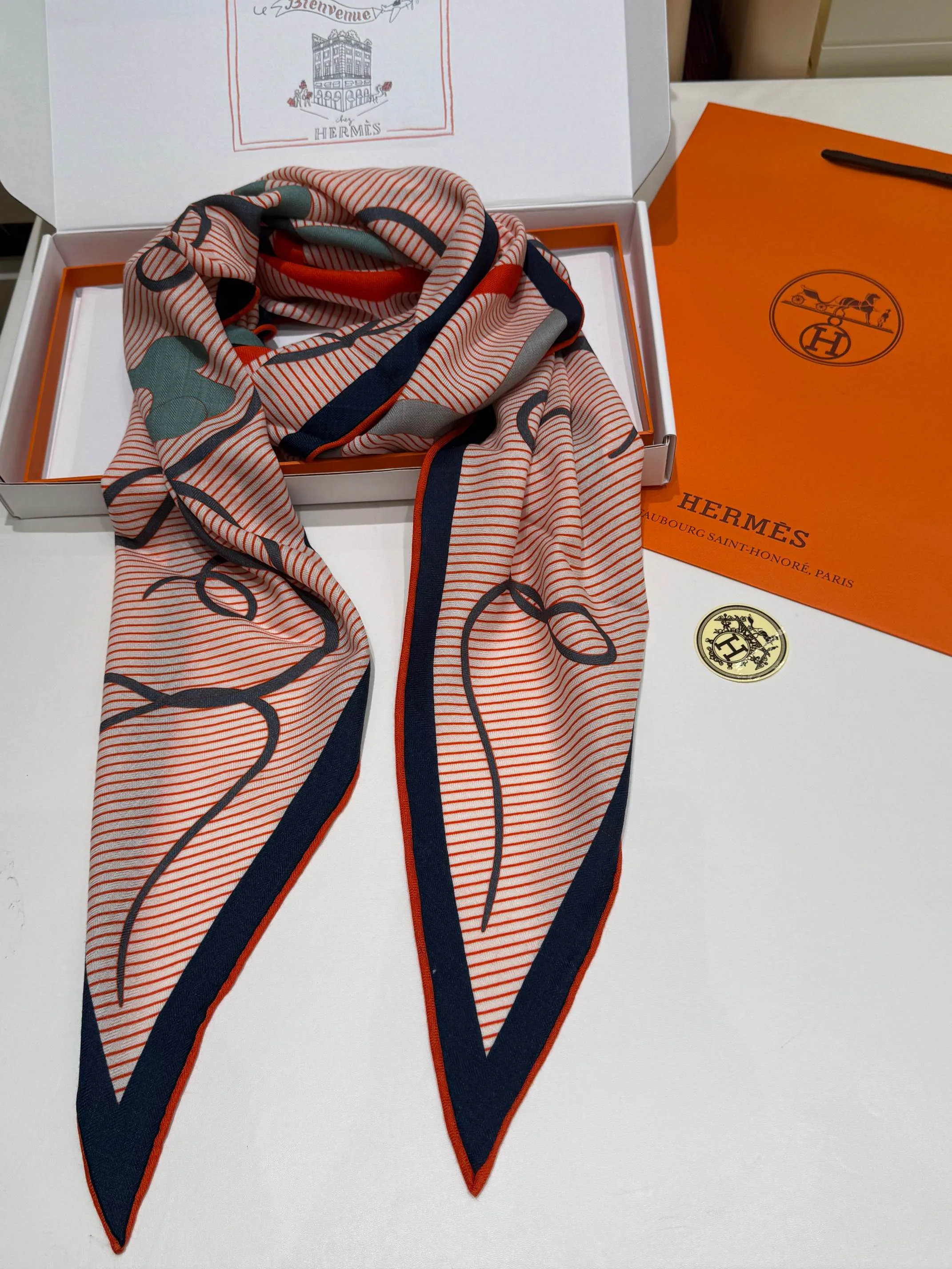 Silk Scarves HERMES 18094802