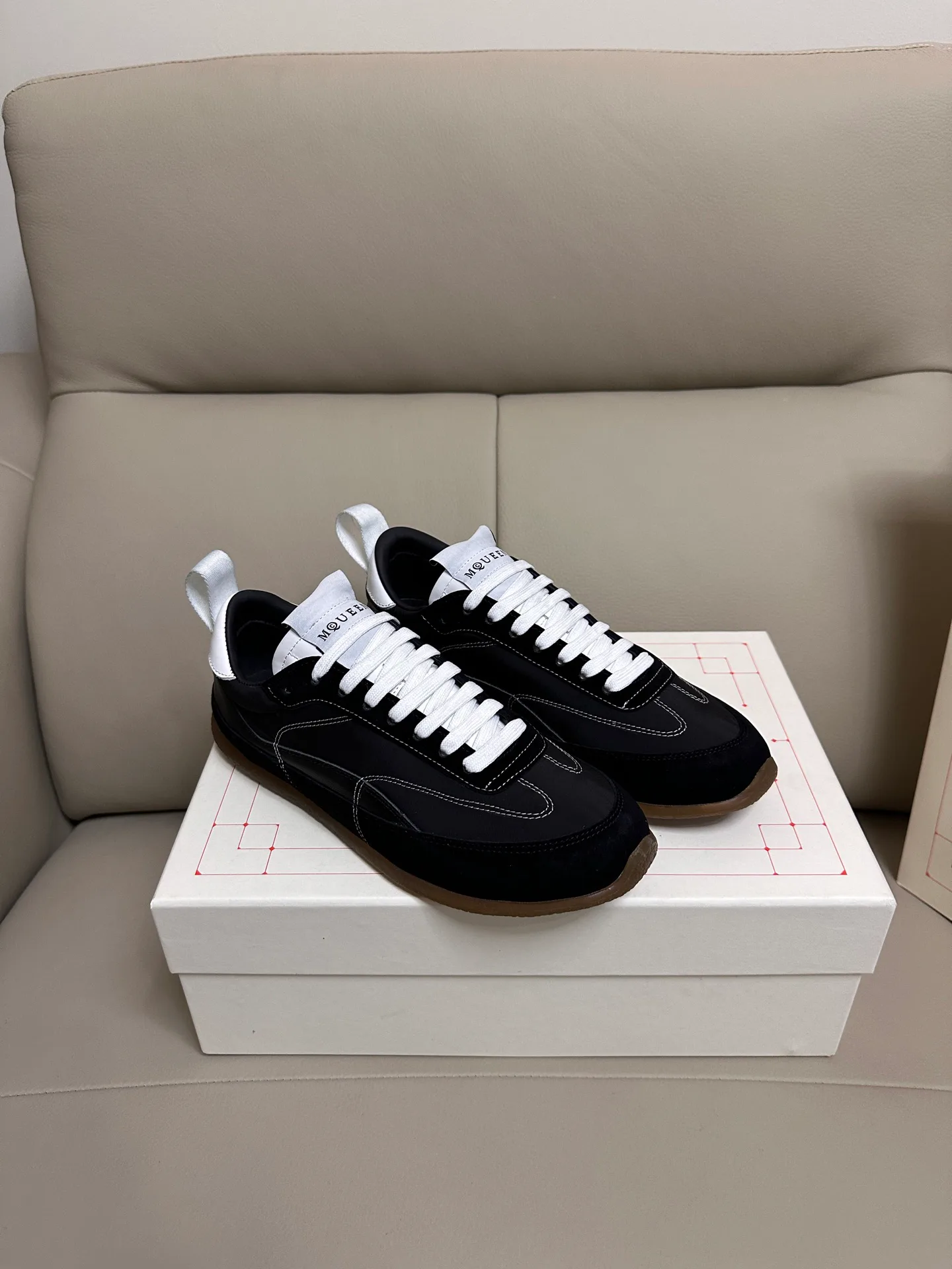 Кроссовки Женские Alexander Mcqueen 18616753