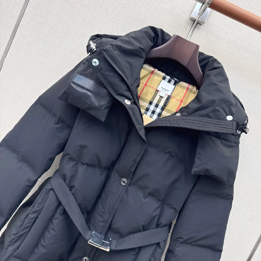 Women's Jackets And Down Jackets BURBERRY 18334417