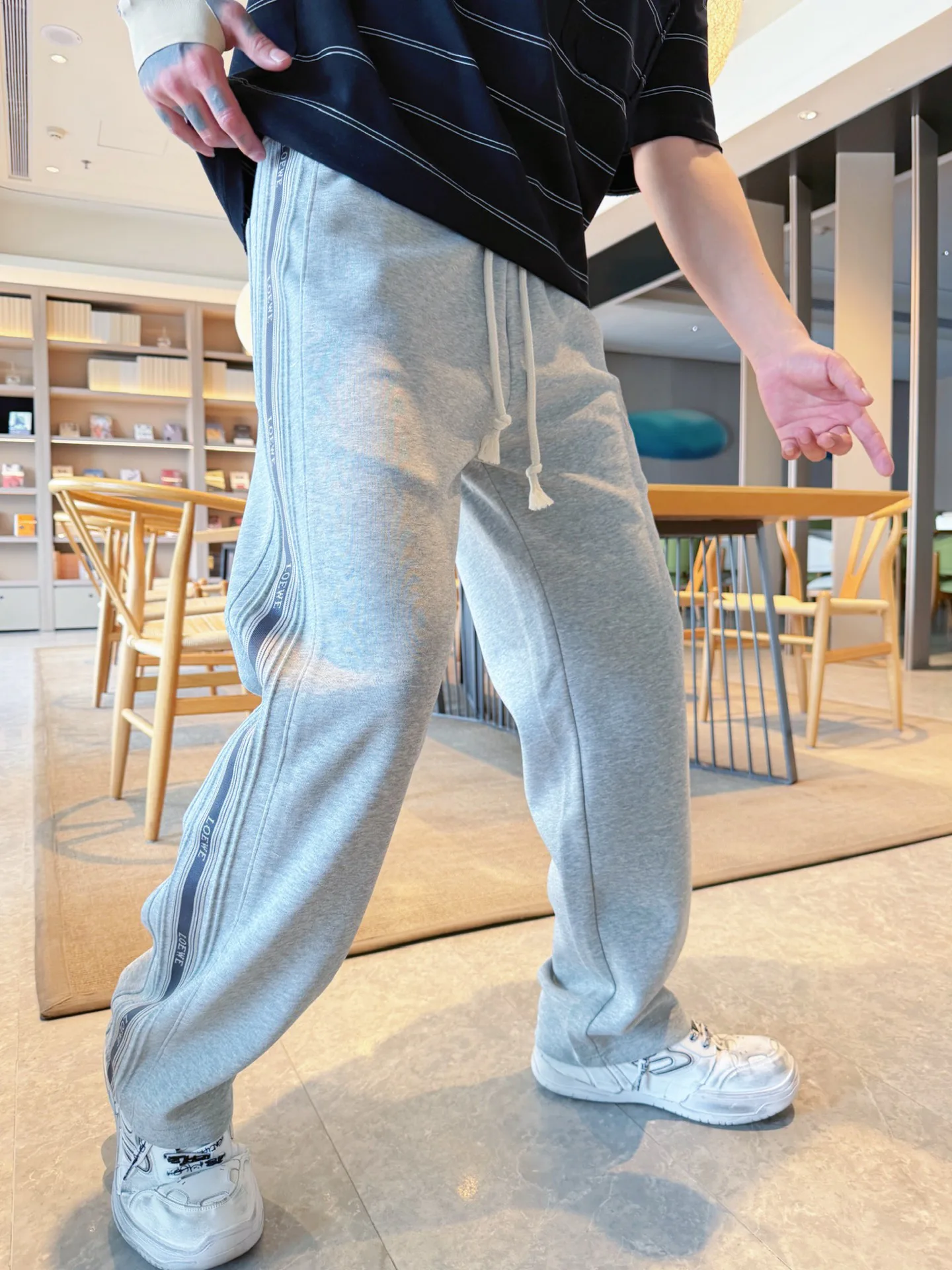 Men's Trousers LOEWE 18345732