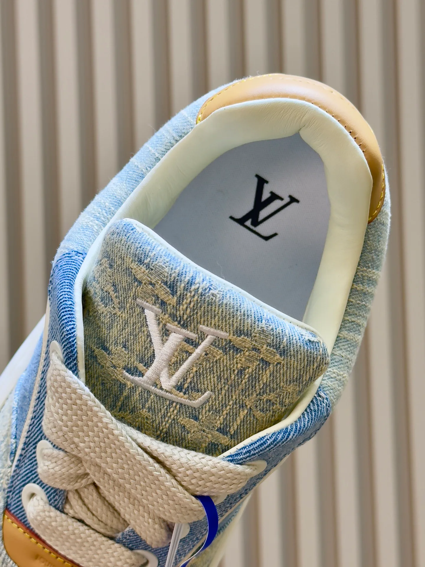 Men's Sneakers LOUIS VUITTON 18073511