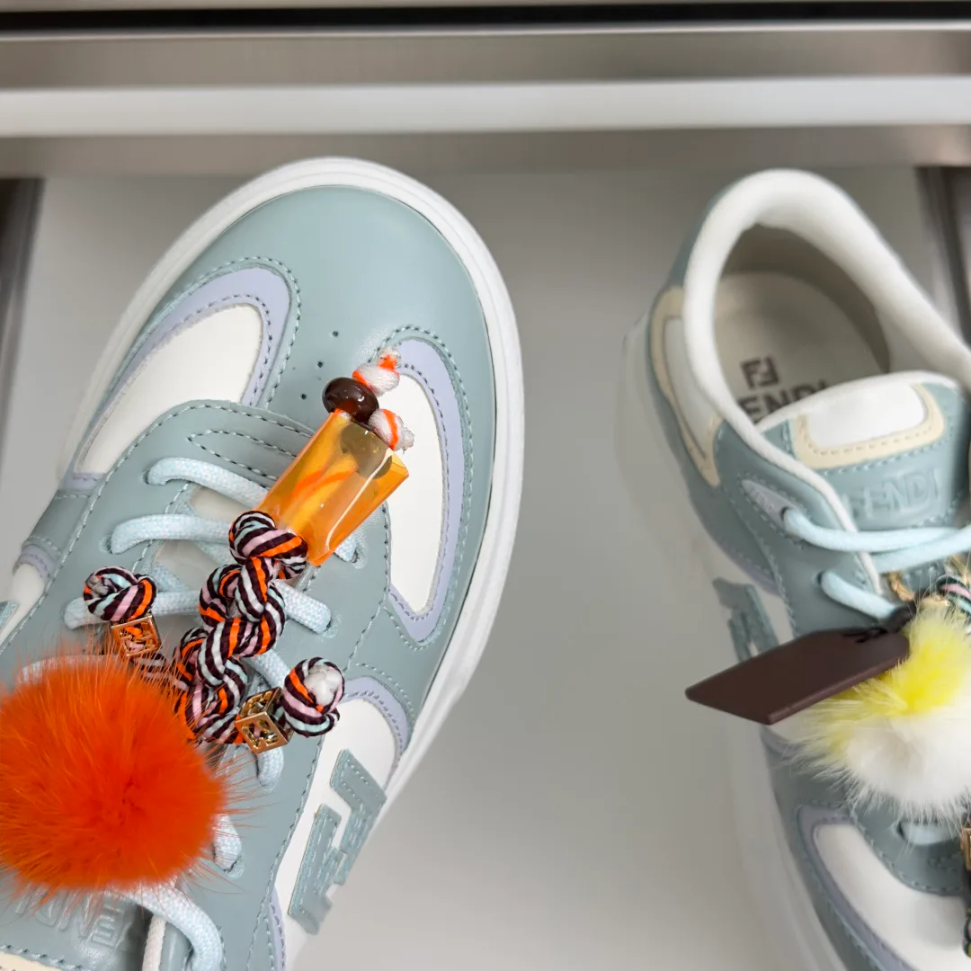 Women's Sneakers FENDI 17950680