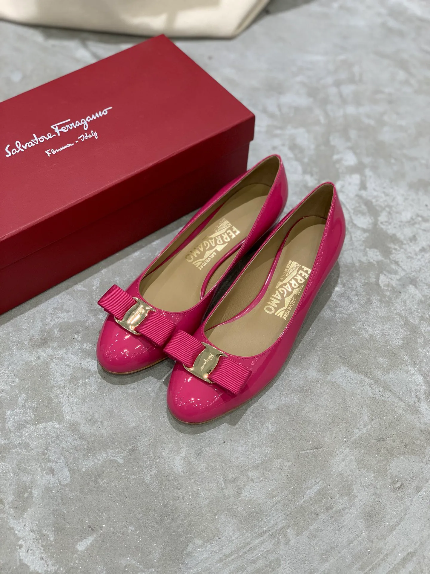 Women's Ballet Flats SALVATORE FERRAGAMO 18340666