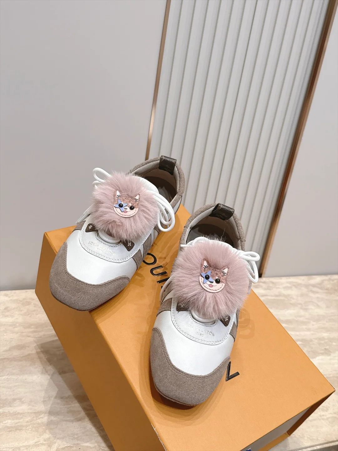 Women's Sneakers LOUIS VUITTON 17946977