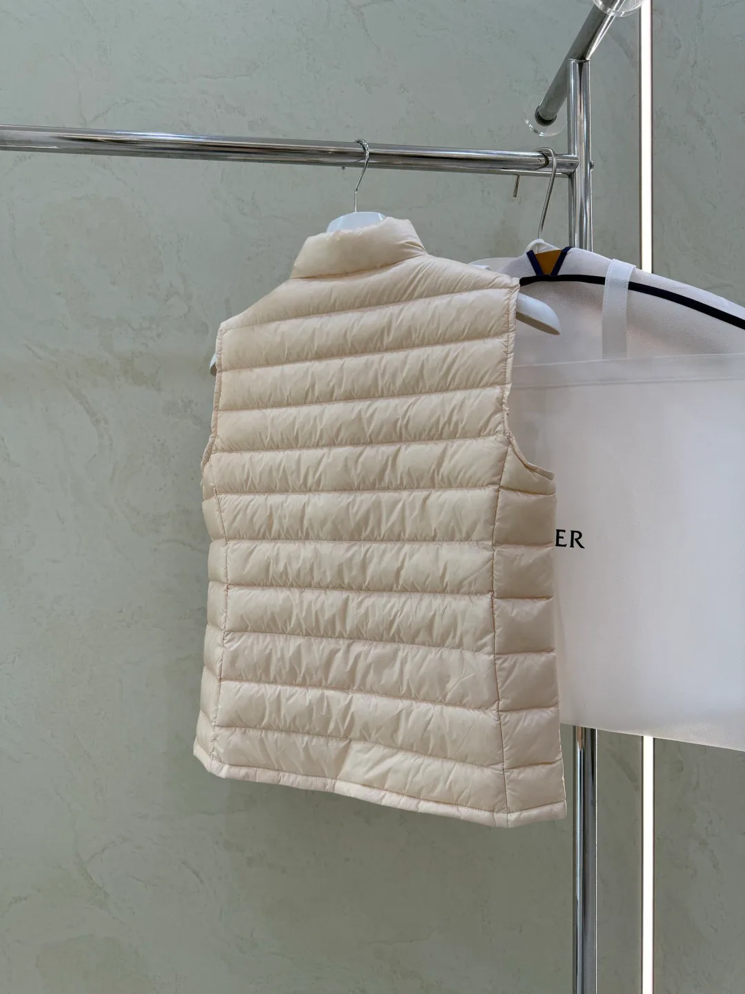 Men's Vests MONCLER 18030016