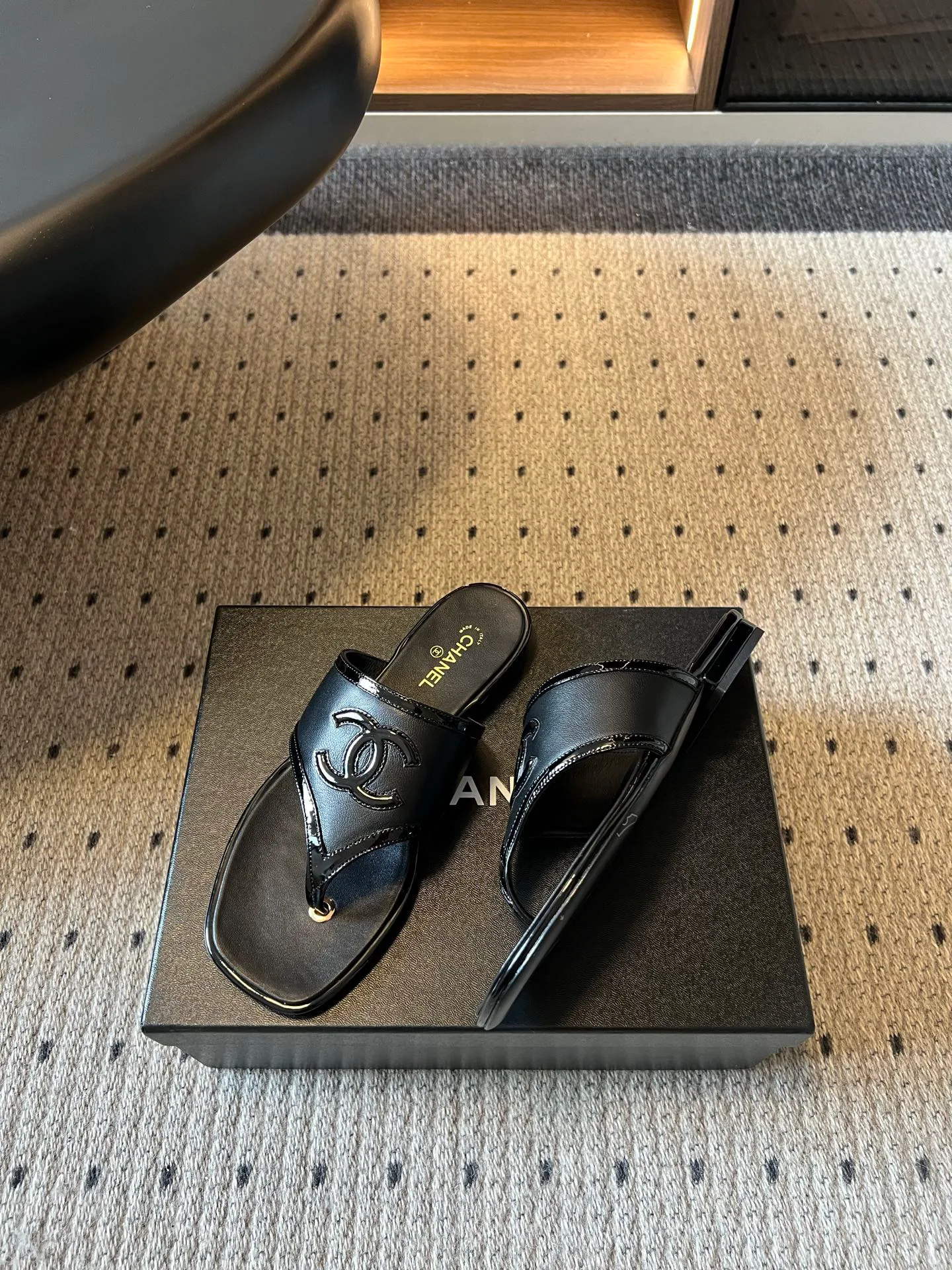 Women's Flip-Flops CHANEL 17844578