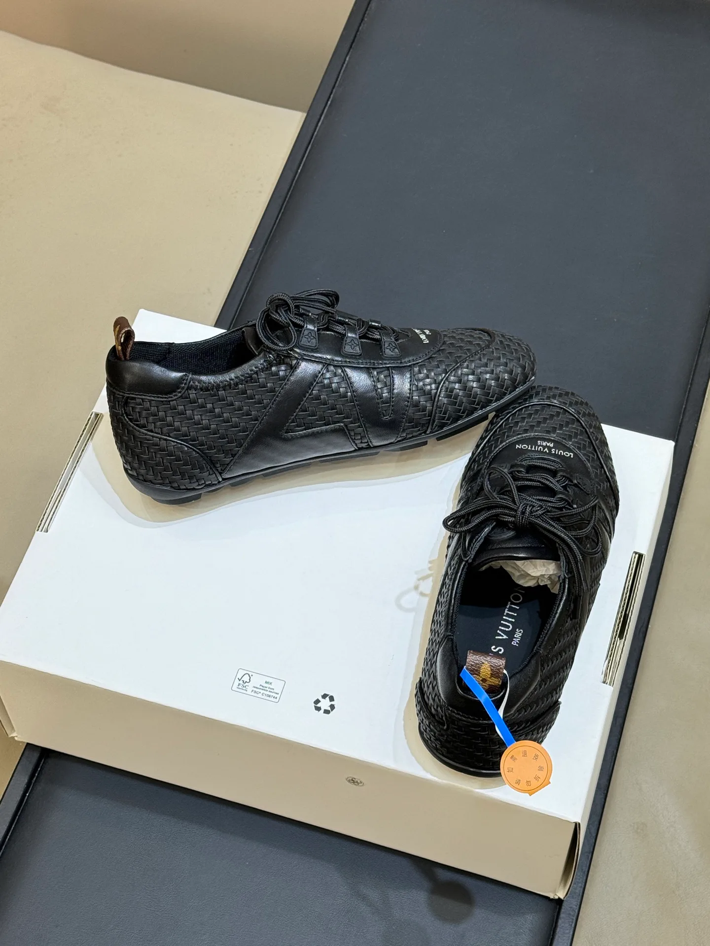 Women's Sneakers LOUIS VUITTON 18072951
