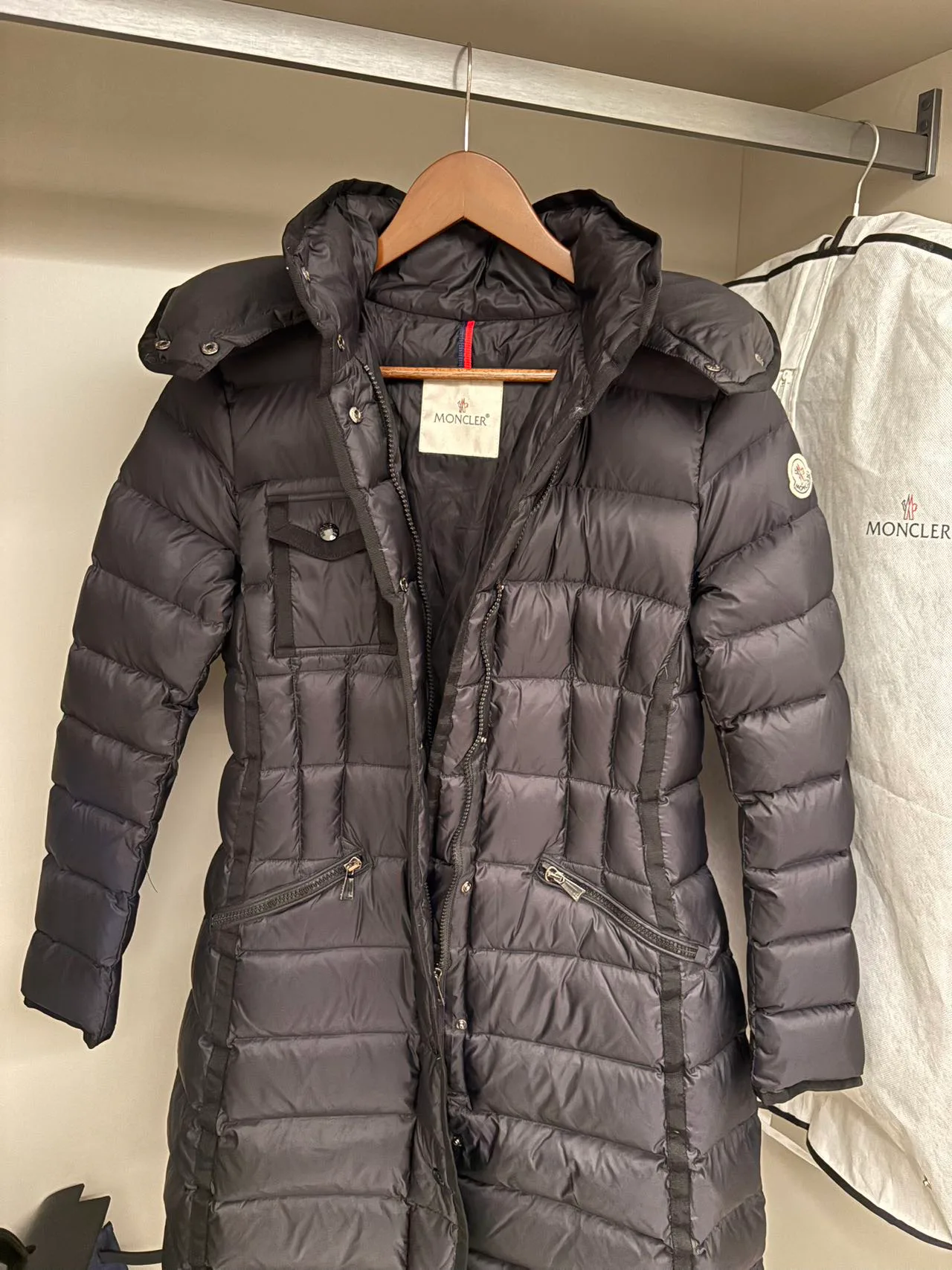 Women's Jackets And Down Jackets MONCLER 18198734