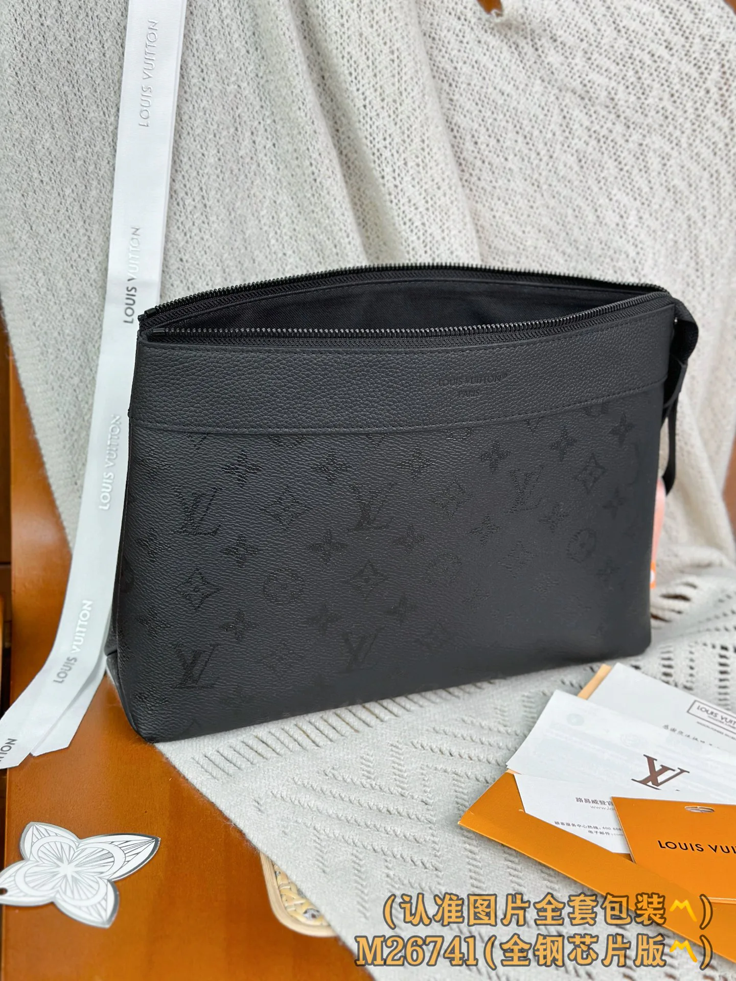 Women's Clutches LOUIS VUITTON 18359512