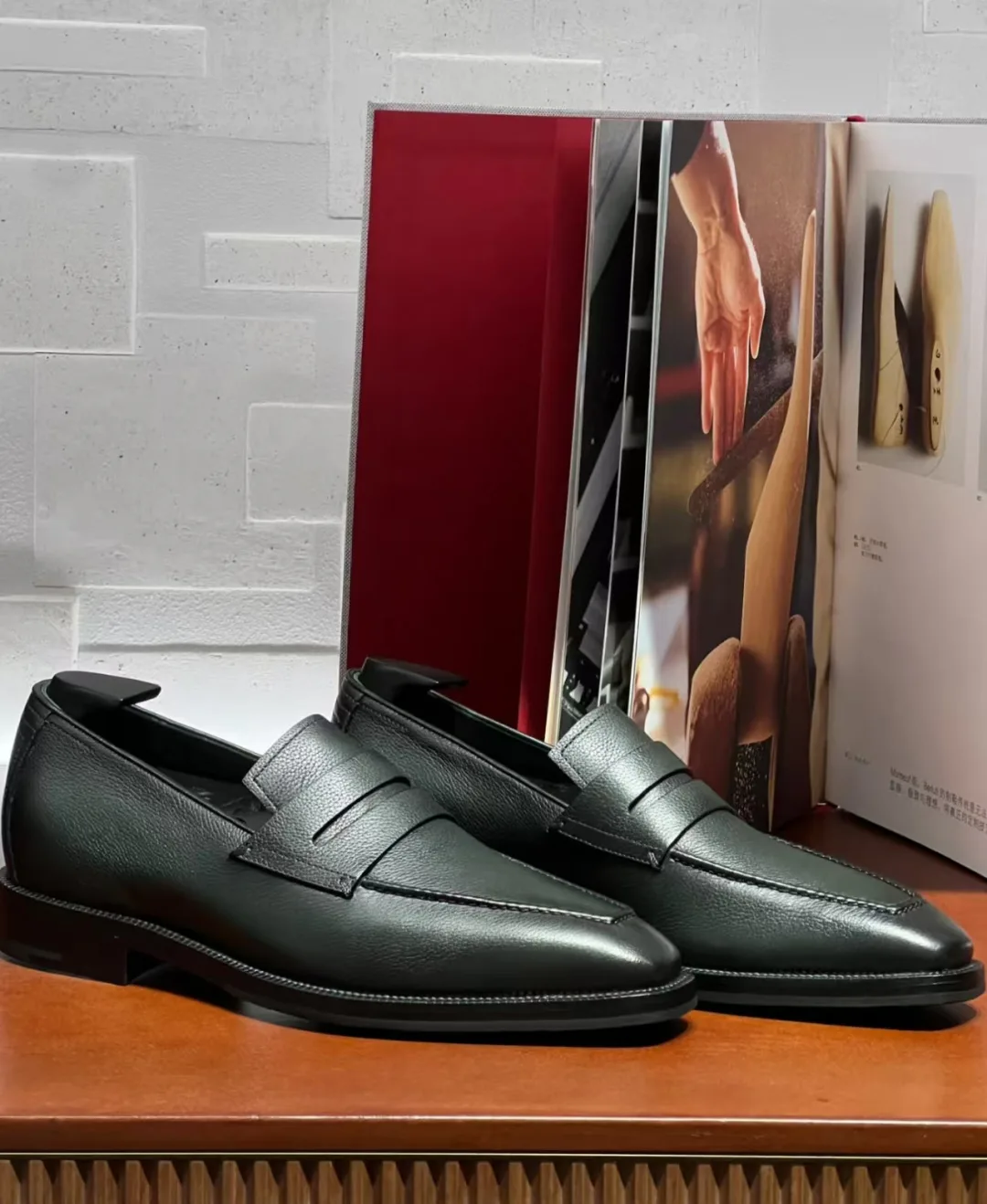 Men's Loafers And Dress Shoes BERLUTI 18117416