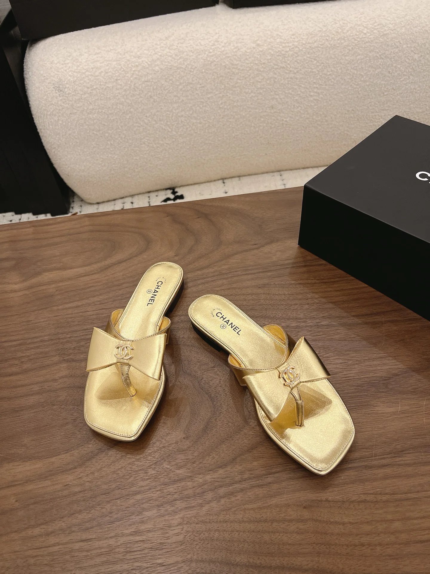 Women's Flip-Flops CHANEL 16944161