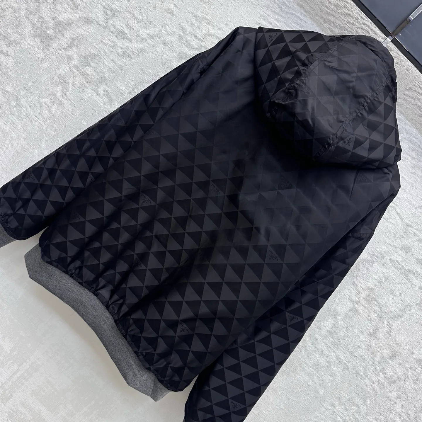 Куртки И Пуховики Женские Prada 18579398