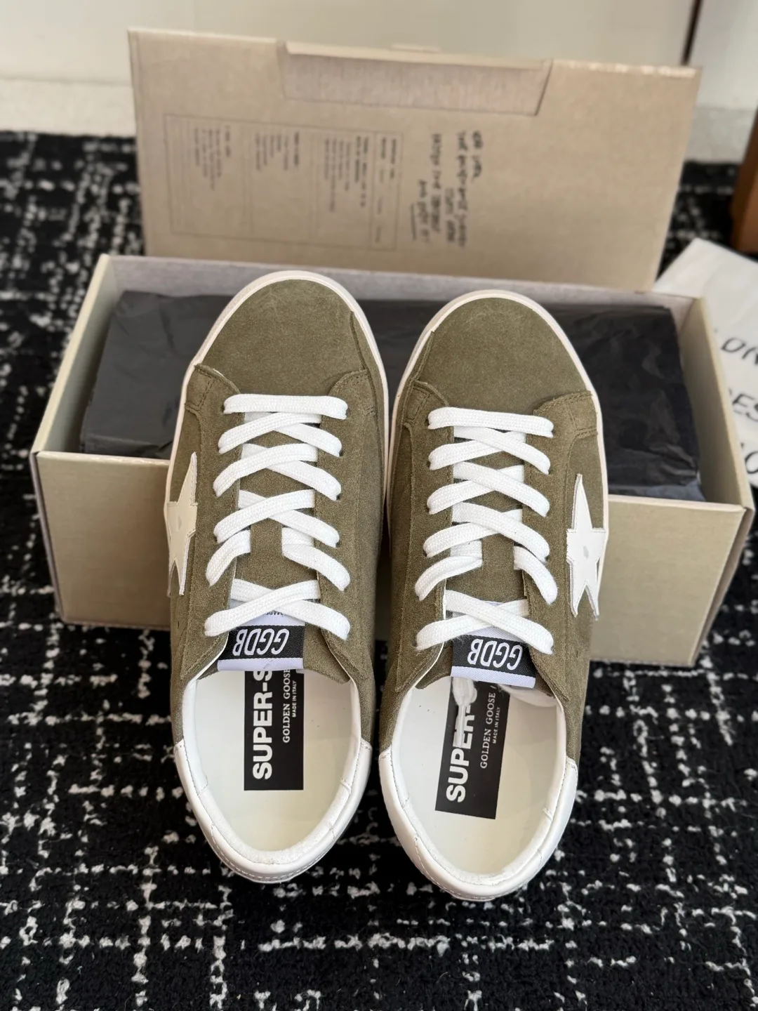 Women's Sneakers GOLDEN GOOSE 18138830