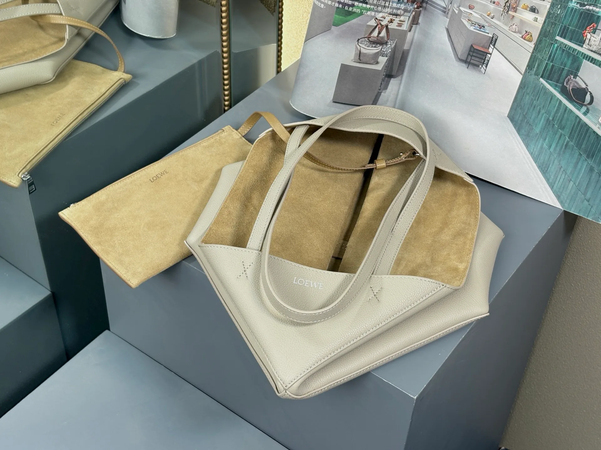 Women's Classic Handbags LOEWE 16892771