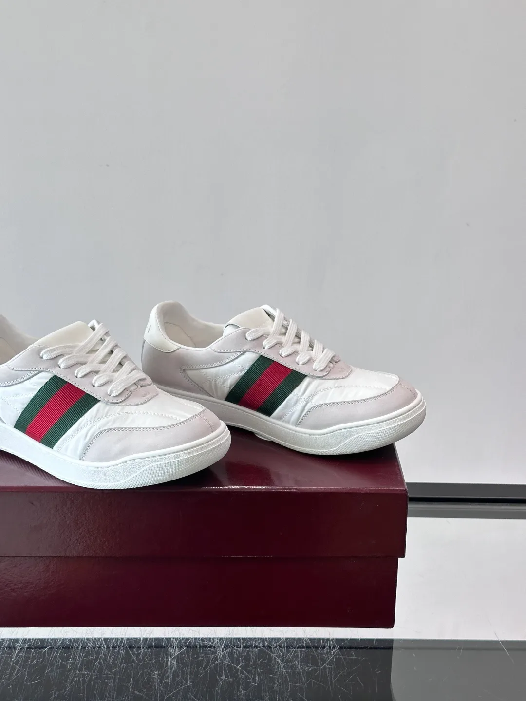 Women's Sneakers GUCCI 18118513