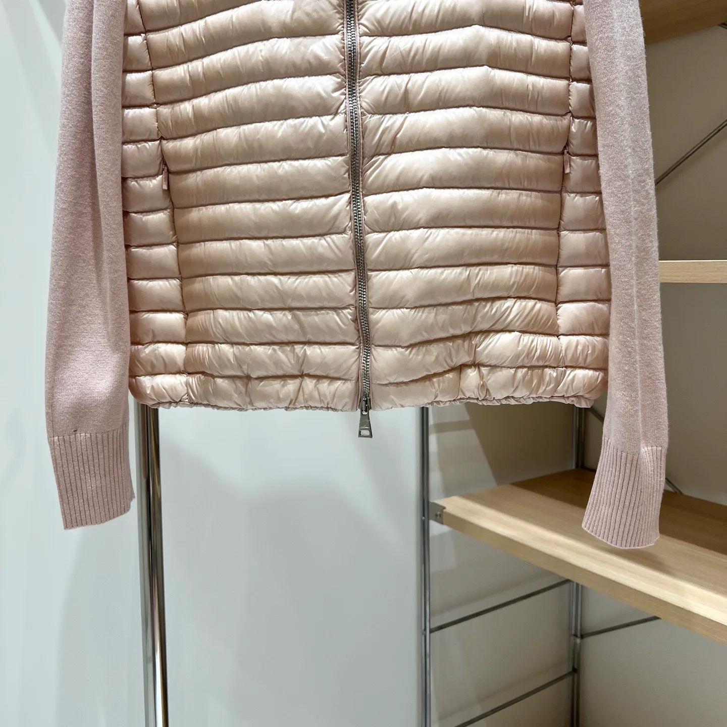 Women's Jackets And Down Jackets MONCLER 18043622