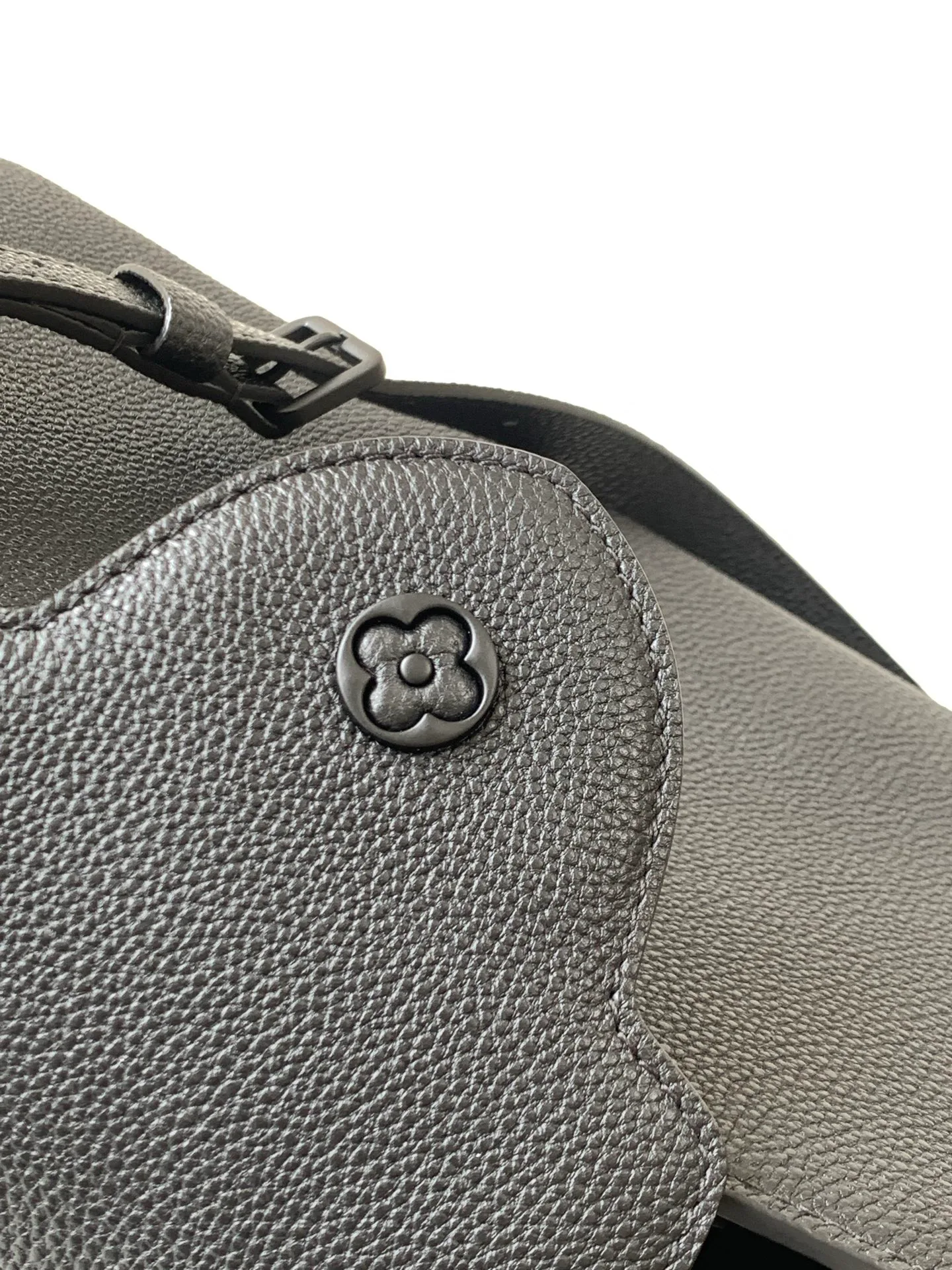 Women's Classic Handbags LOUIS VUITTON 17802979