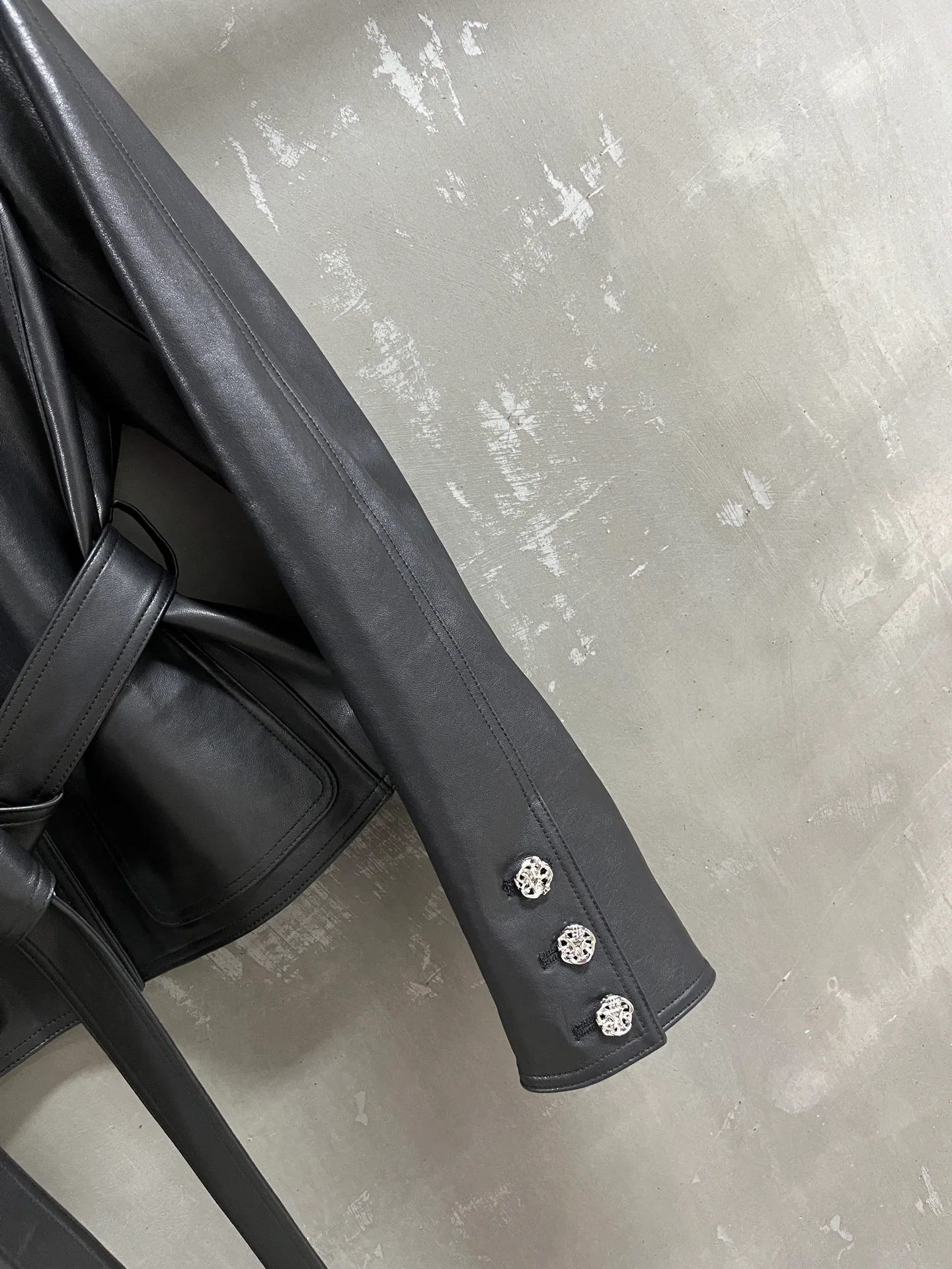 Women's Leather Jackets And Sheepskin Coats CHANEL 18015897