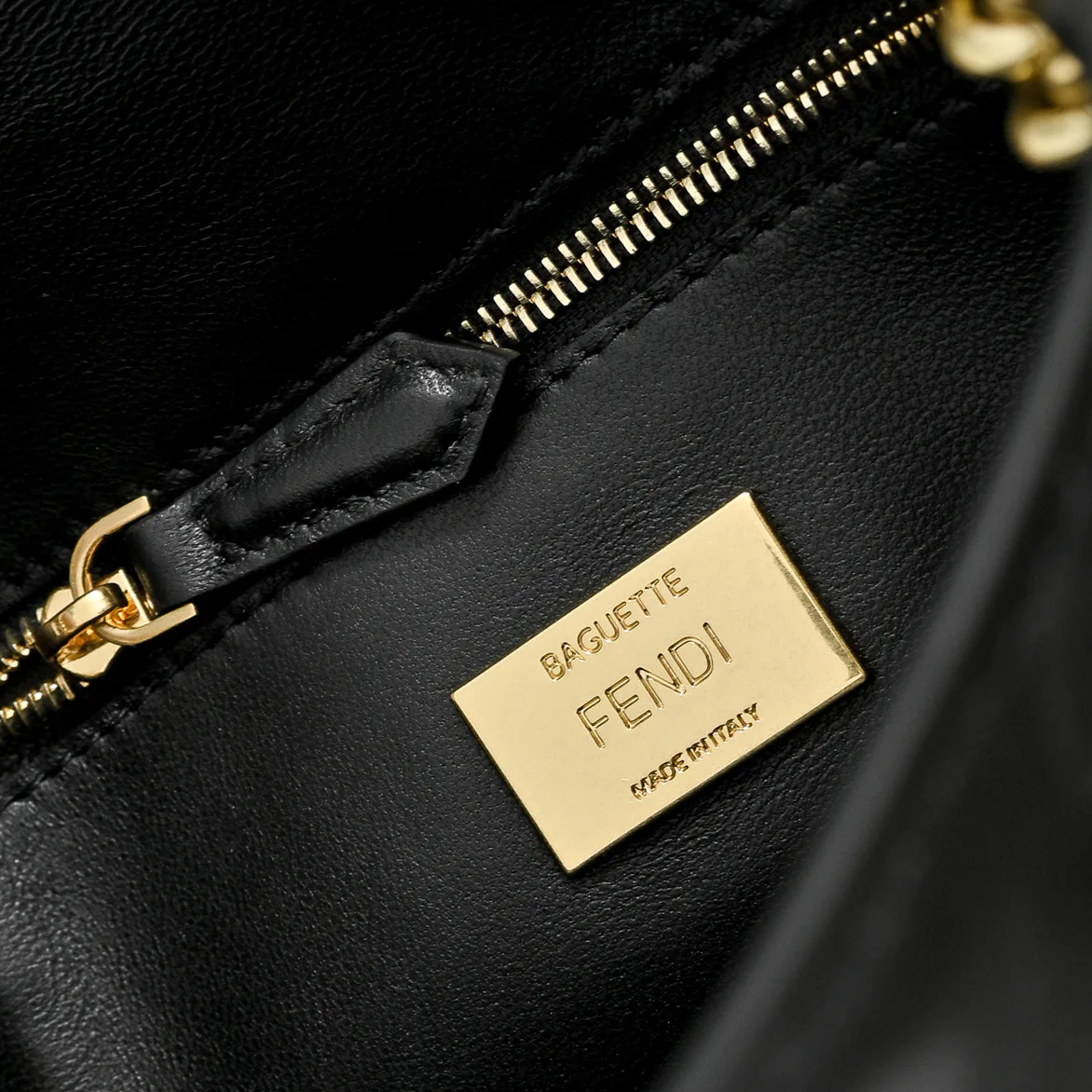 Классические Сумки Женские Fendi 18676183