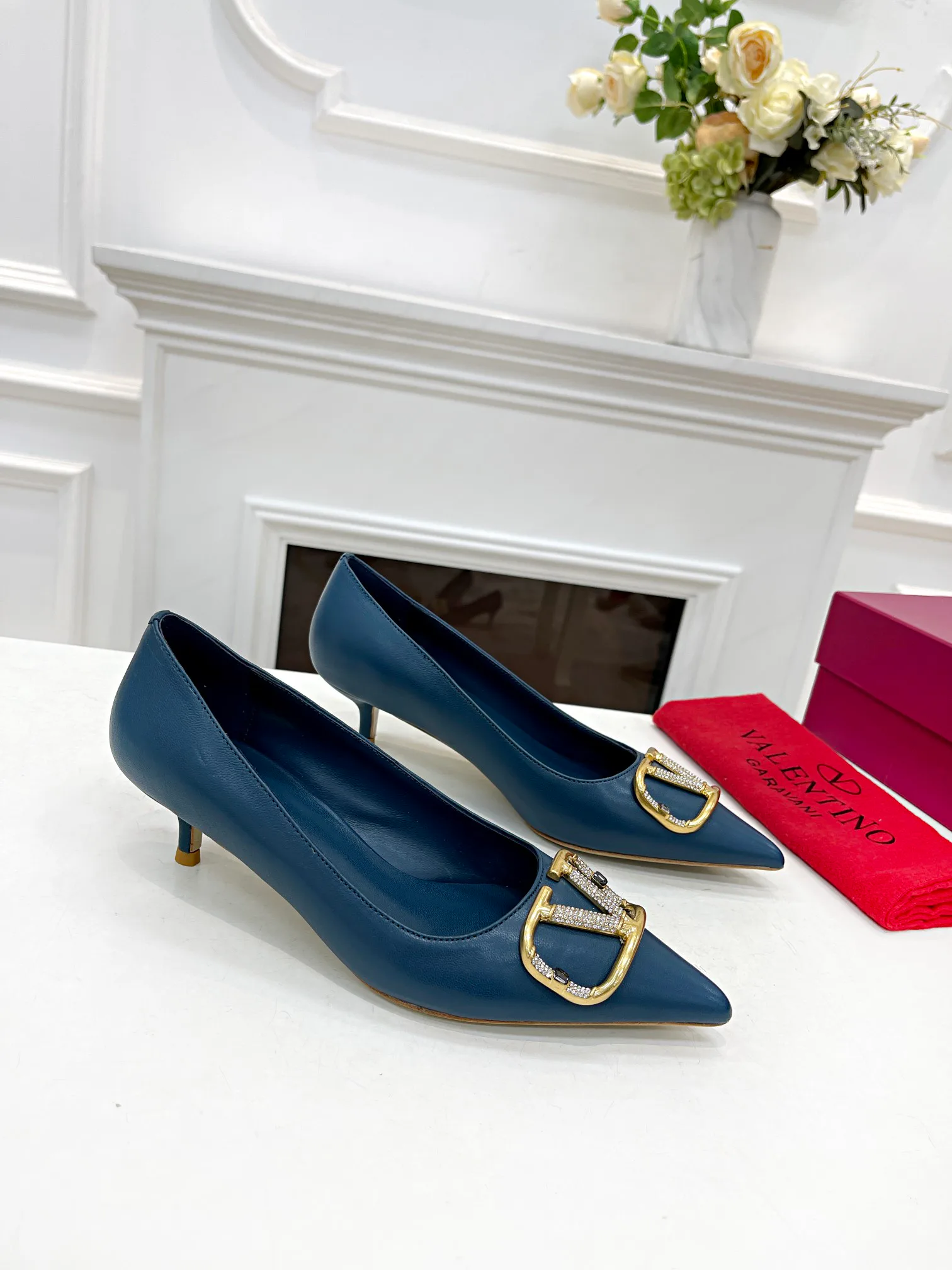 Women's Heels VALENTINO 17956837