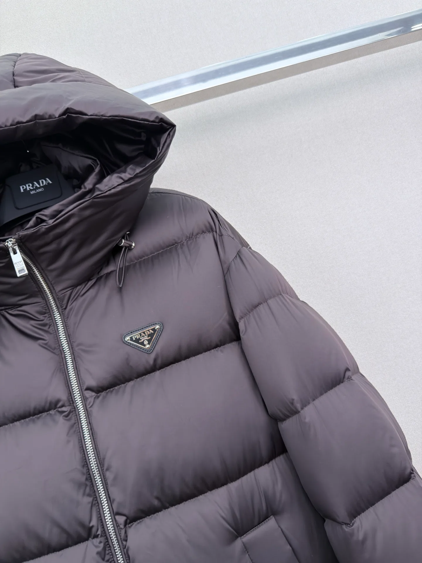 Куртки И Пуховики Женские Prada 18600979