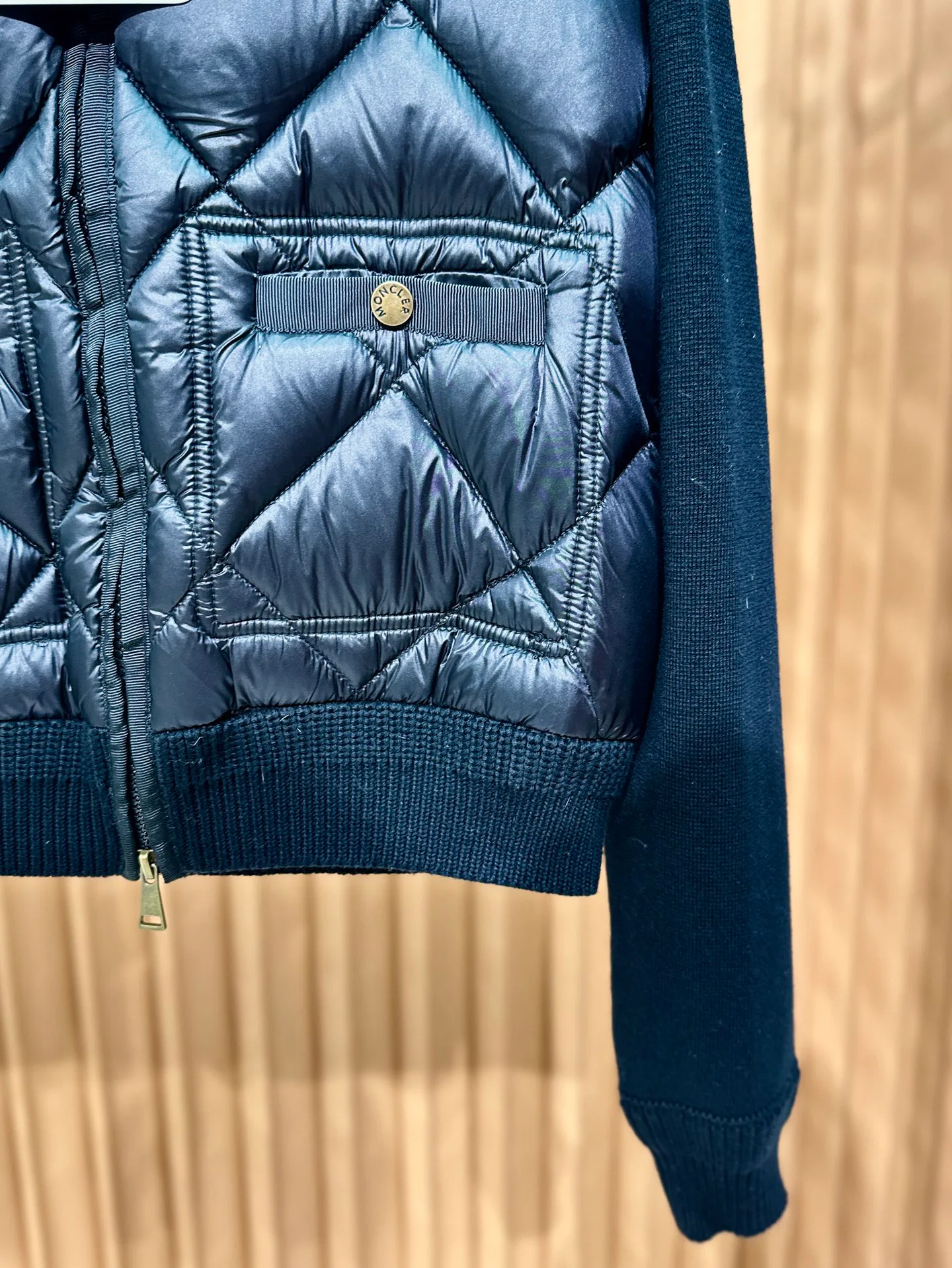 Women's Jackets And Down Jackets MONCLER 18106079