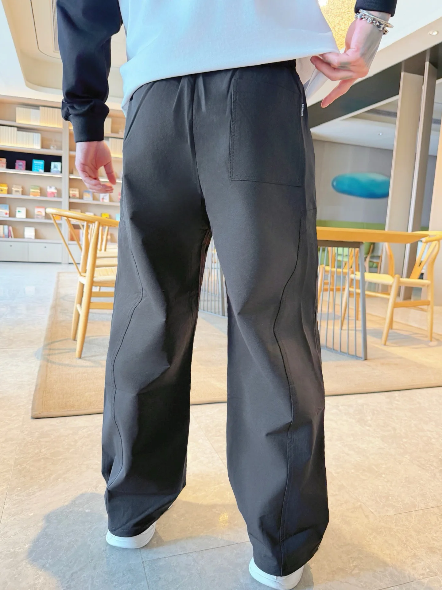 Men's Trousers BALENCIAGA 18345815