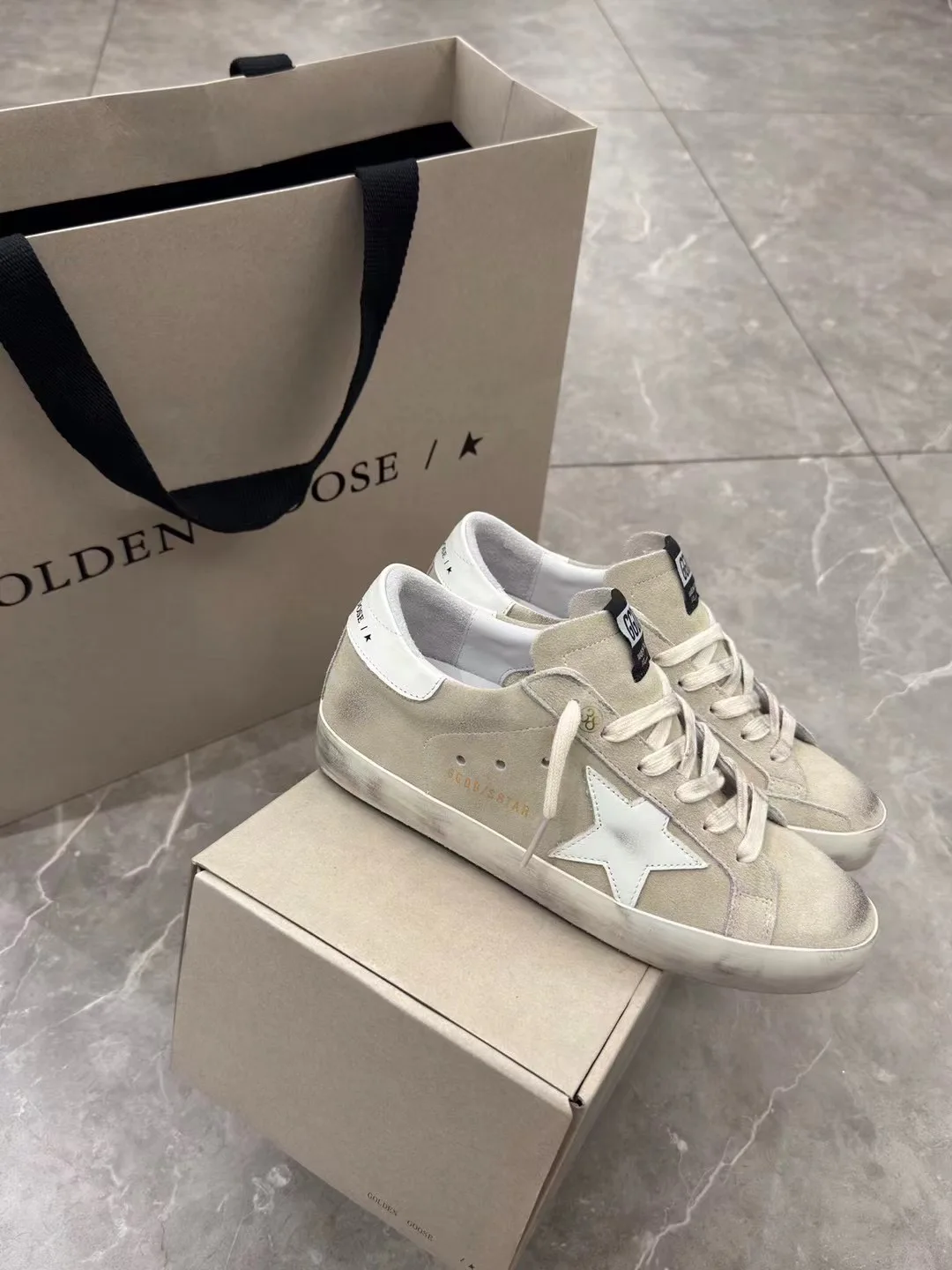 Women's Sneakers GOLDEN GOOSE 18265604