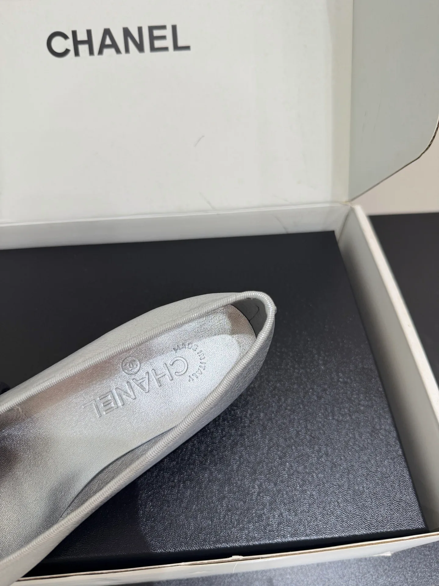 Women's Ballet Flats CHANEL 18080139