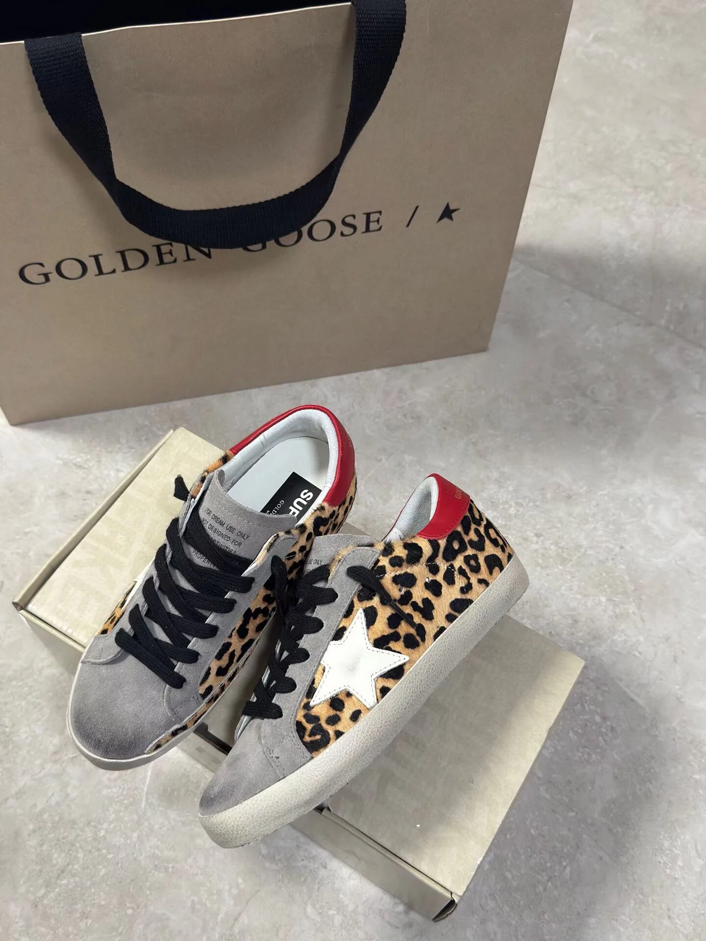 Women's Sneakers GOLDEN GOOSE 18265606
