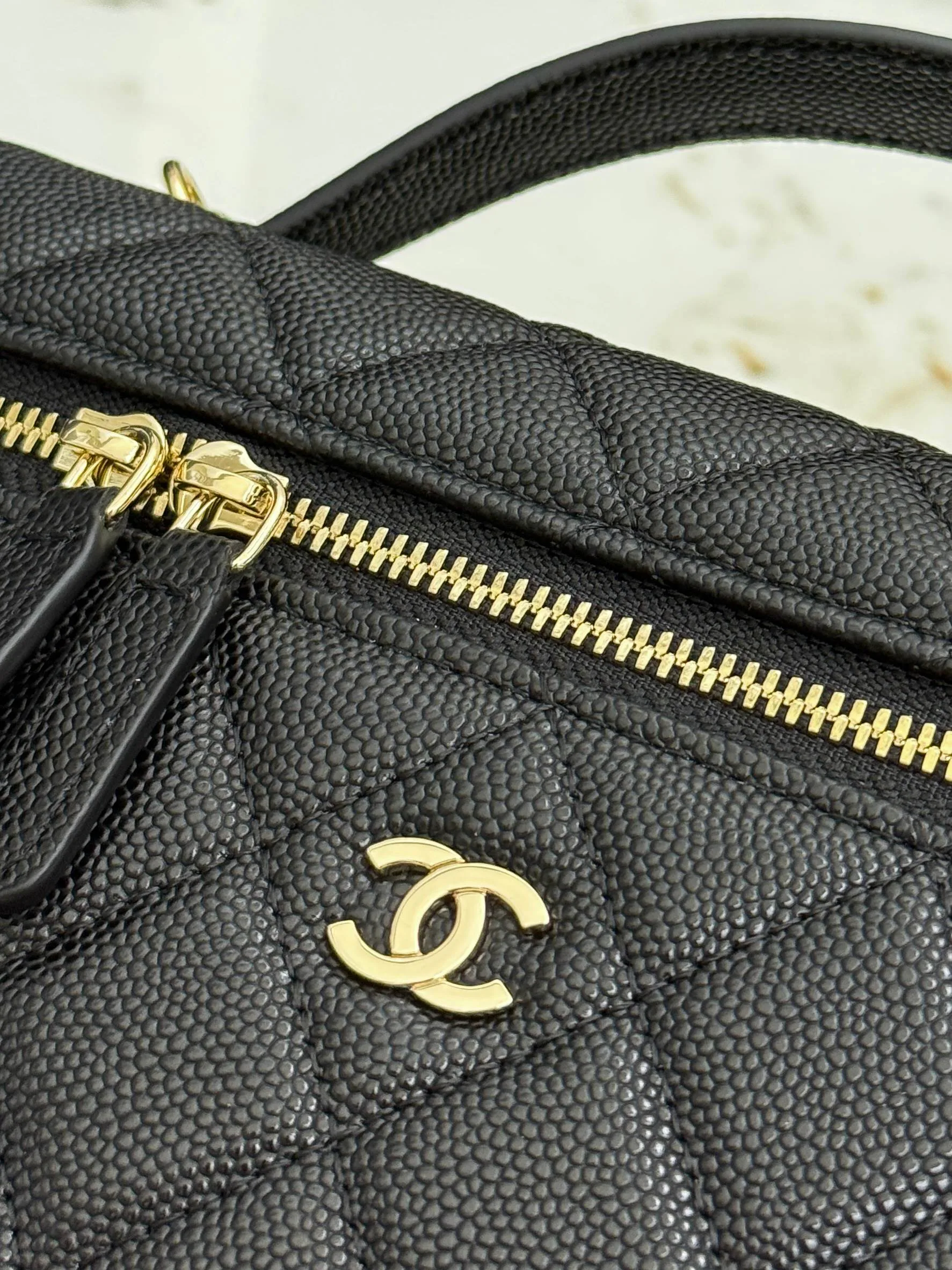 Women's Classic Handbags CHANEL 17949113