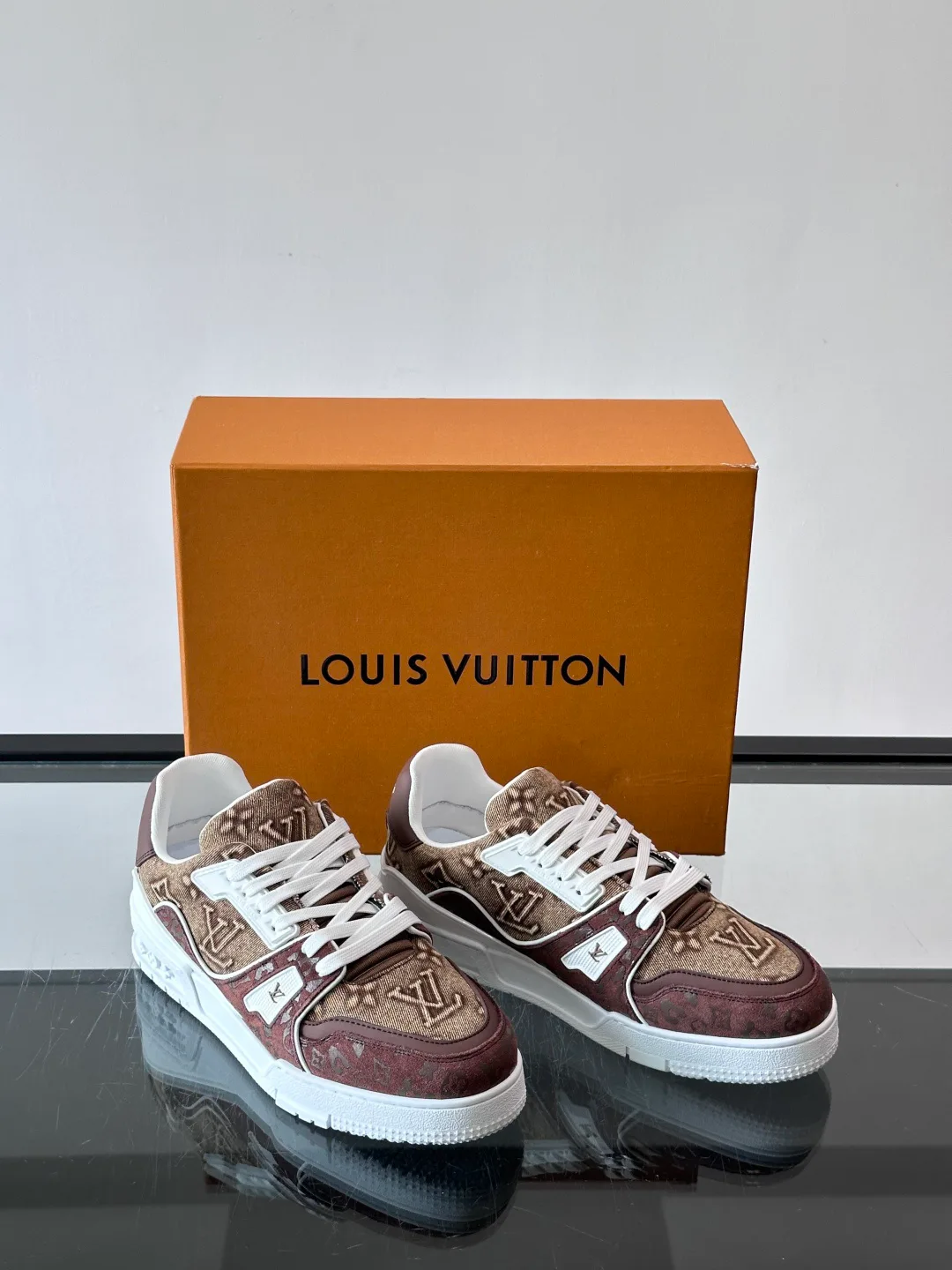 Women's Sneakers LOUIS VUITTON 17466868