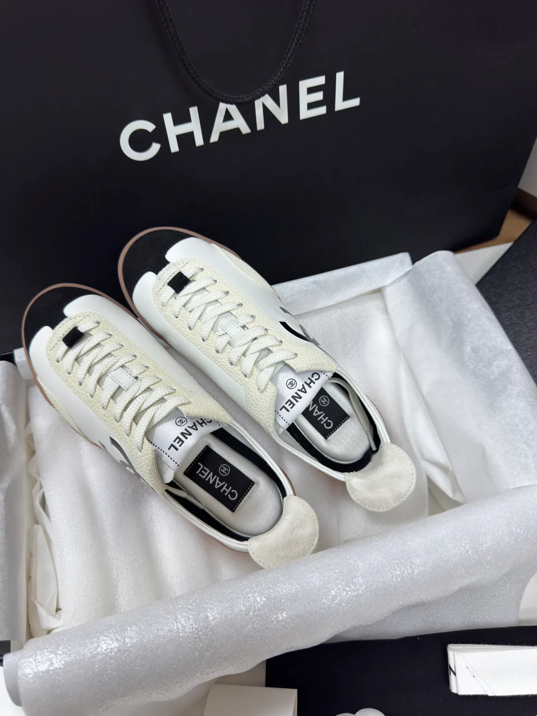 Women's Sneakers CHANEL 18223889