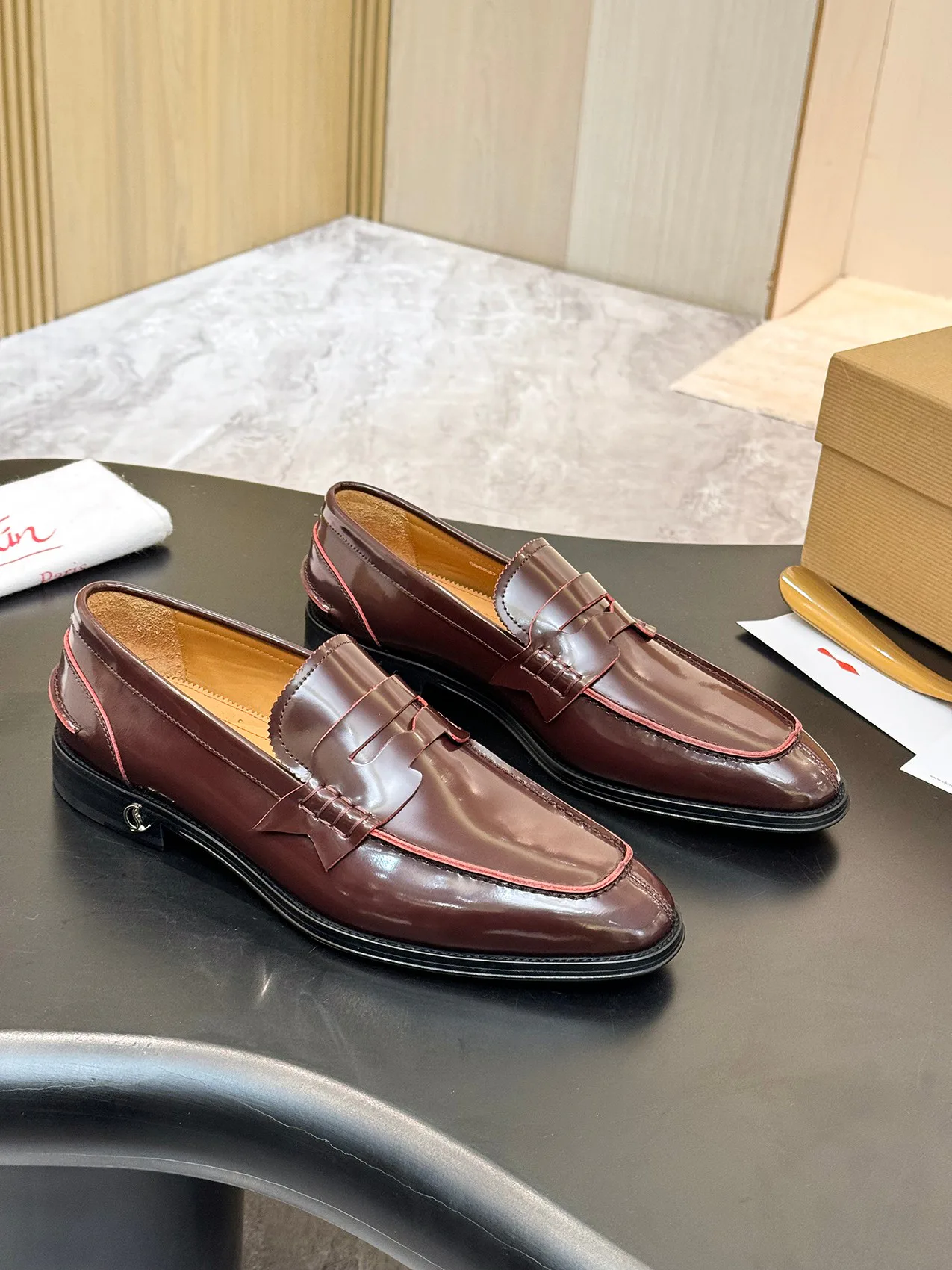 Men's Loafers And Dress Shoes CHRISTIAN LOUBOUTIN 18117270