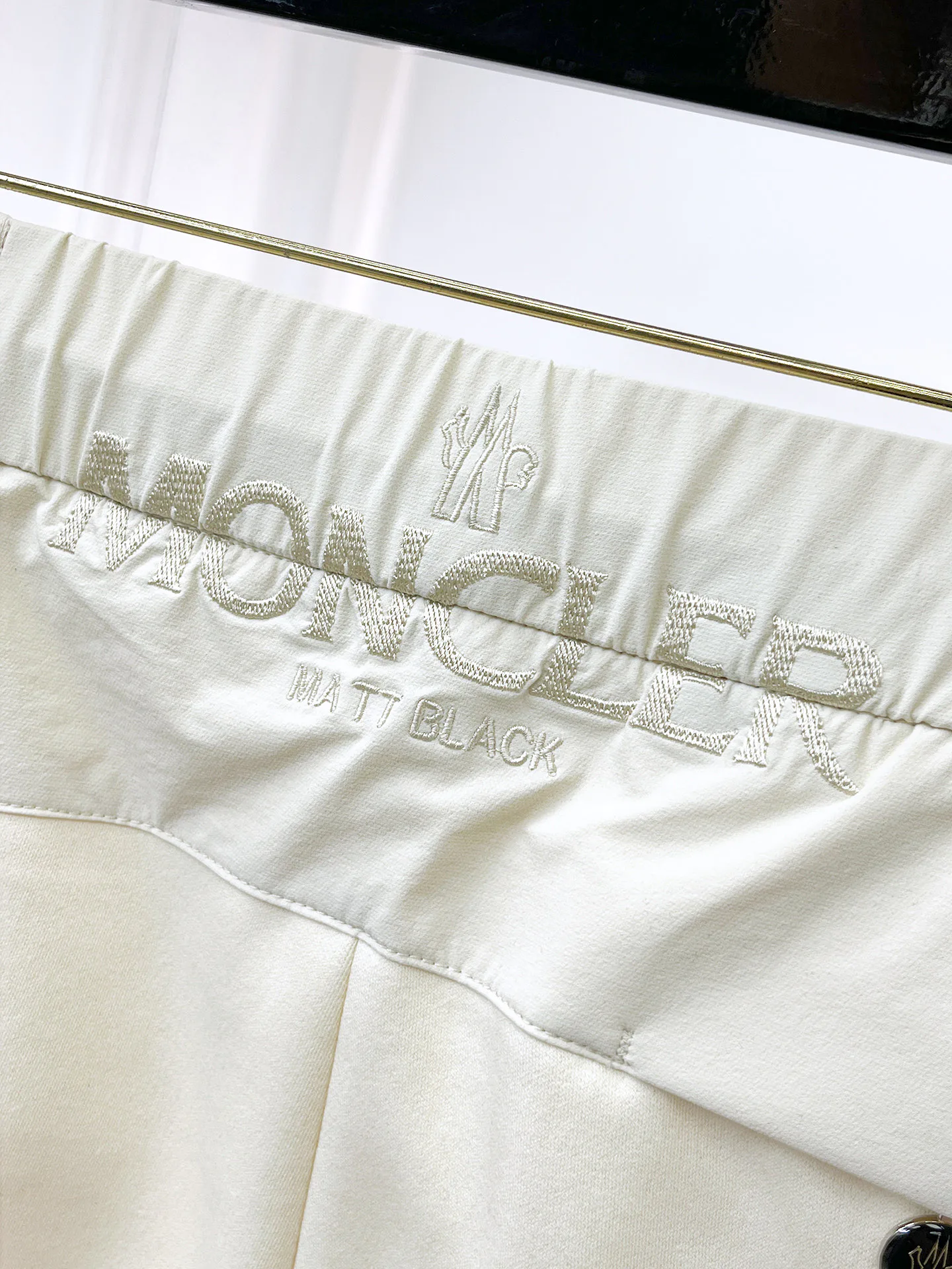 Men's Trousers MONCLER 18197368