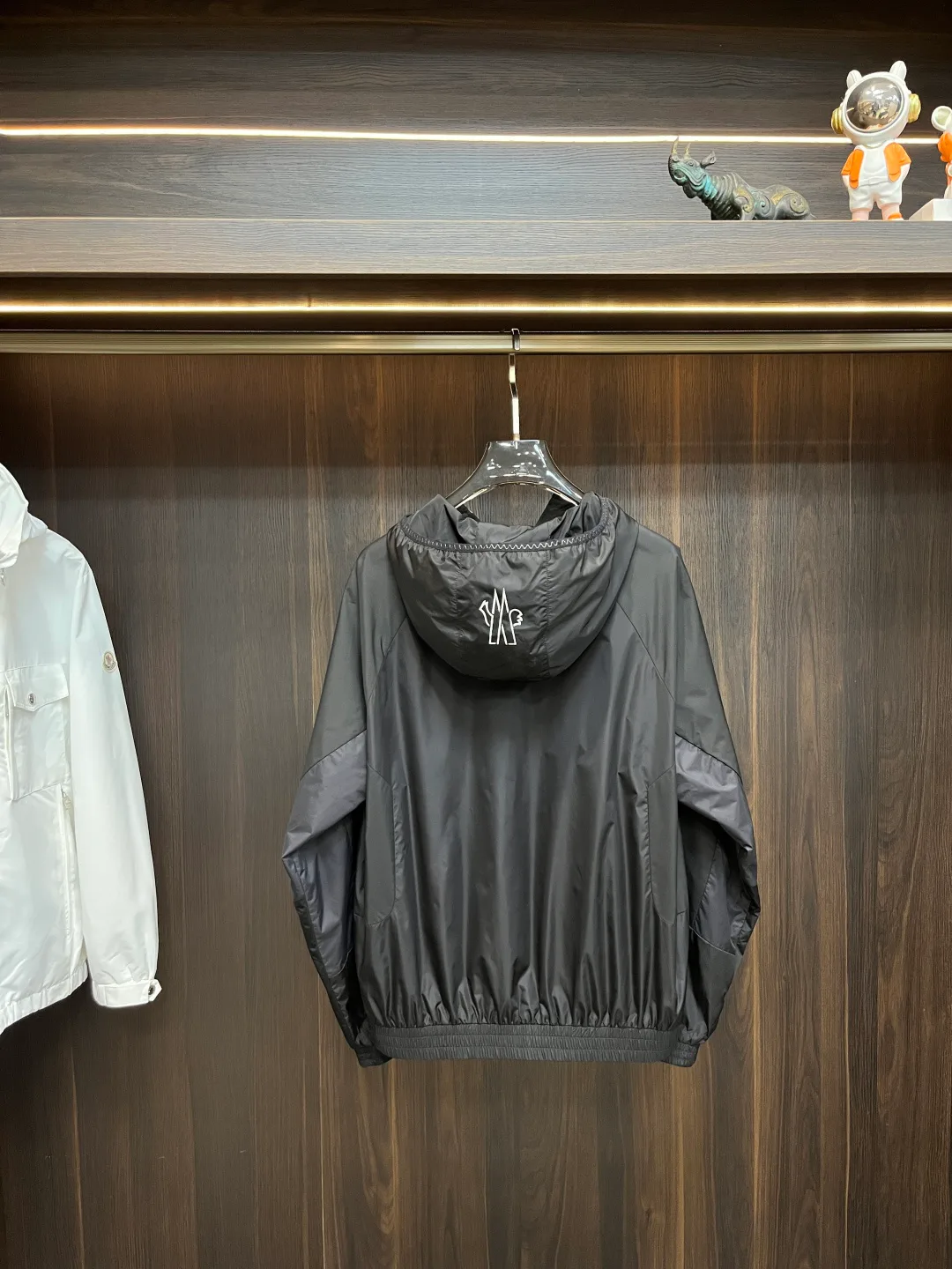 Men's Jackets And Down Jackets MONCLER 18416710