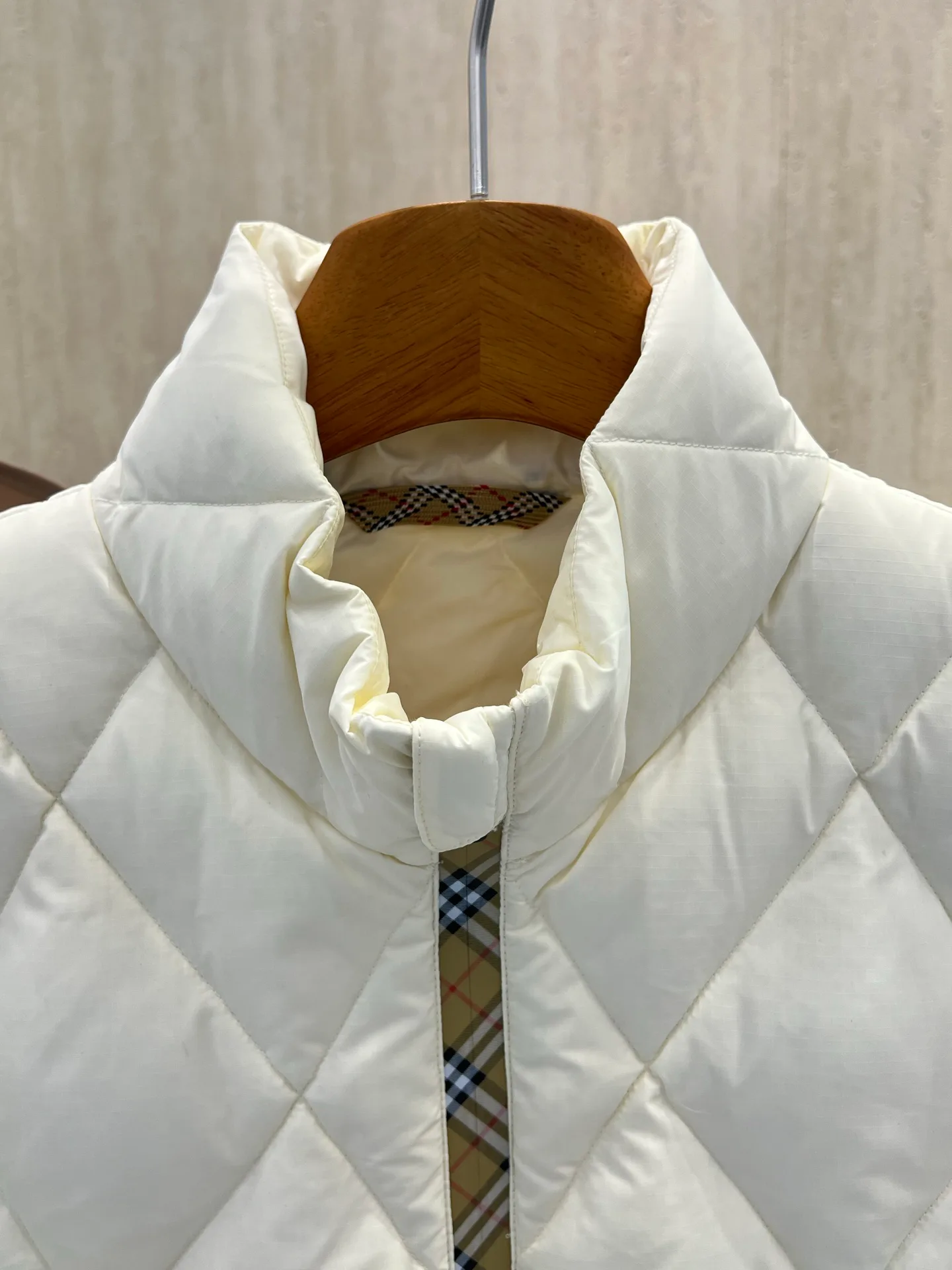 Women's Jackets And Down Jackets BURBERRY 18296473