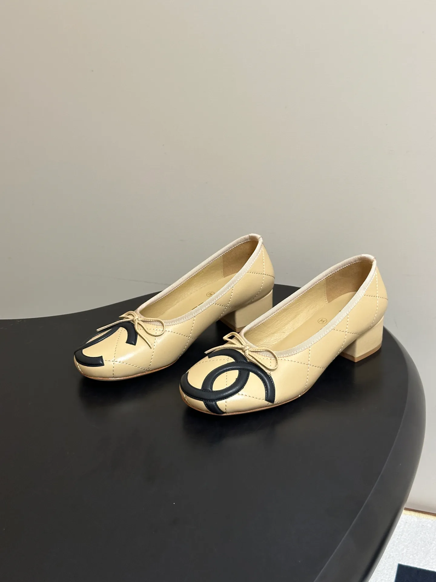 Women's Ballet Flats CHANEL 17889642