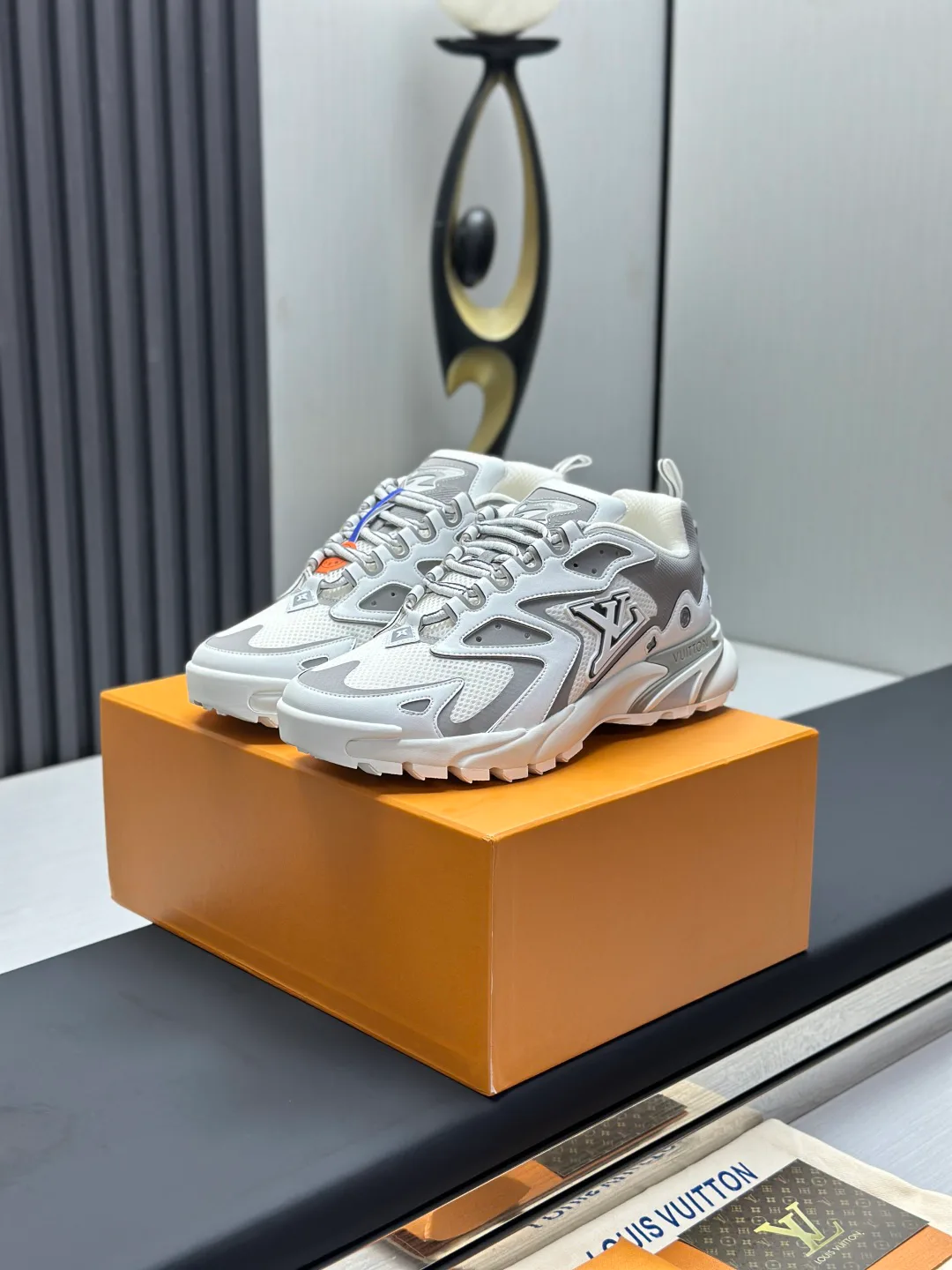 Women's Sneakers LOUIS VUITTON 18211985