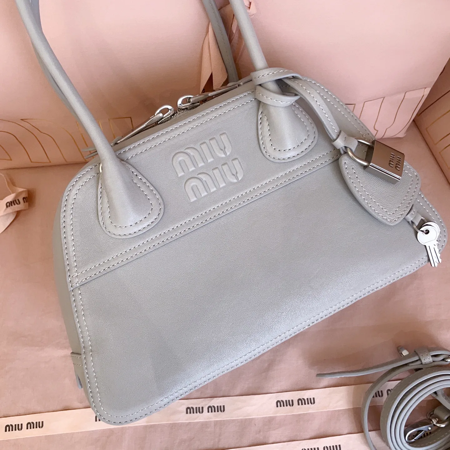 Классические Сумки Женские Miu Miu 18602449
