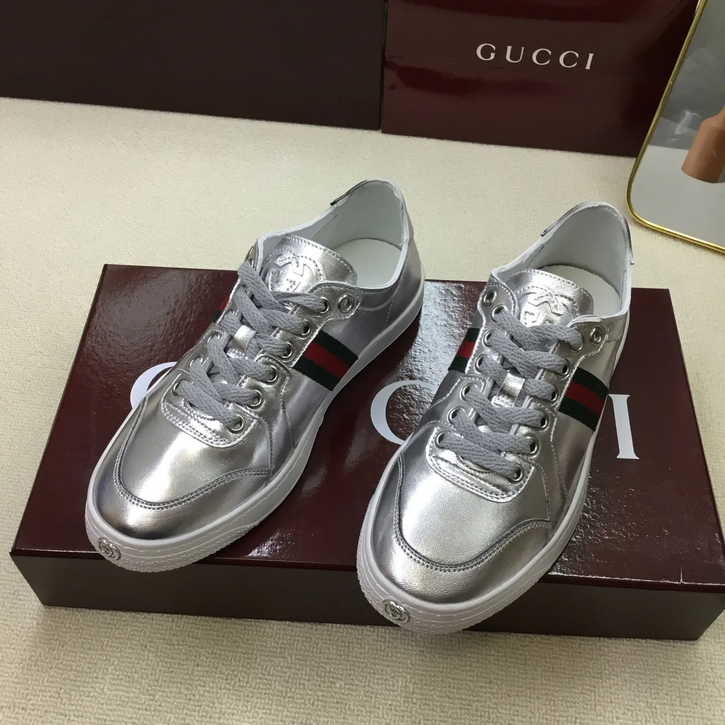 Women's Sneakers GUCCI 16893685