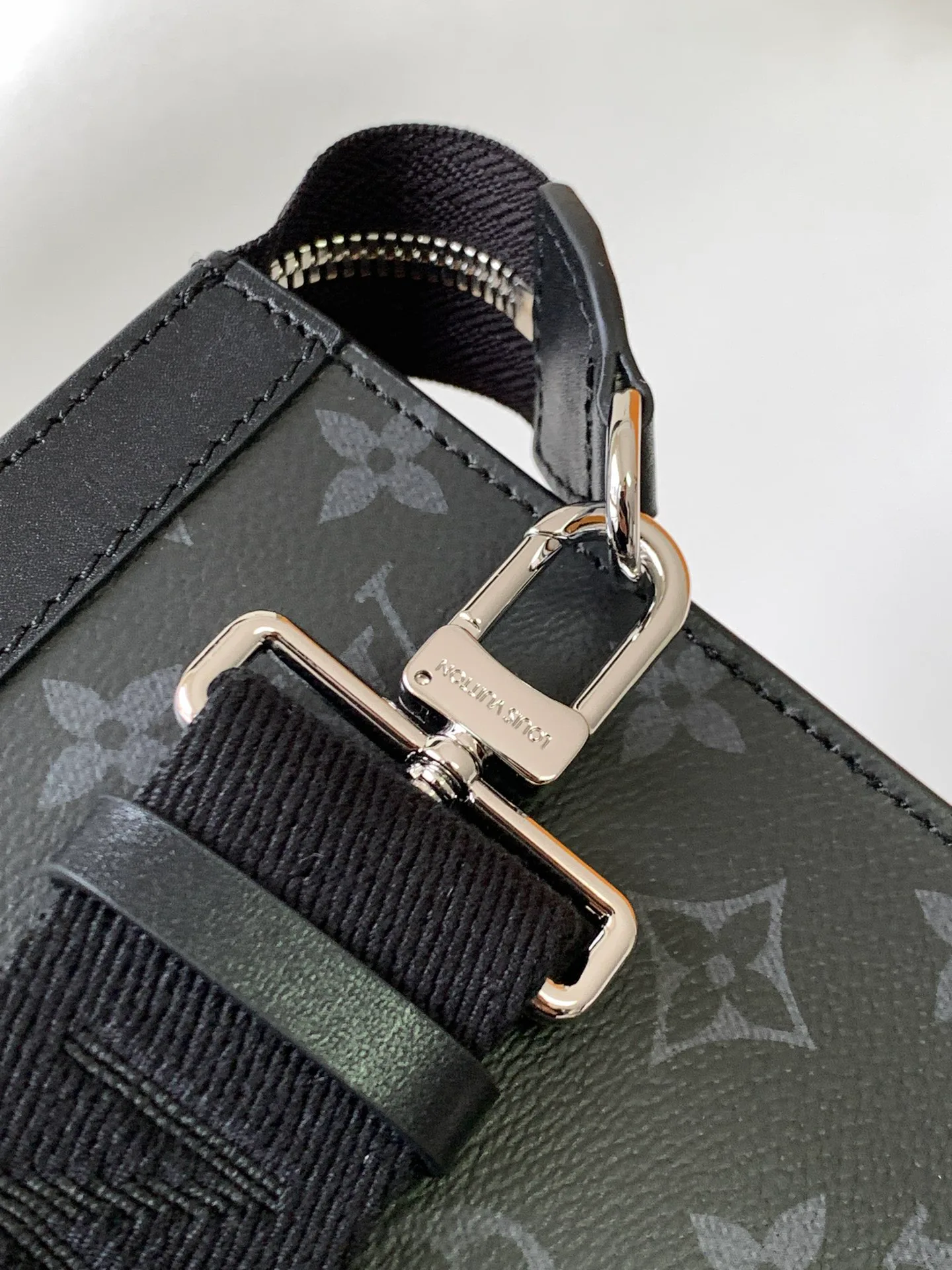 Women's Shoulder Bags LOUIS VUITTON 17904114
