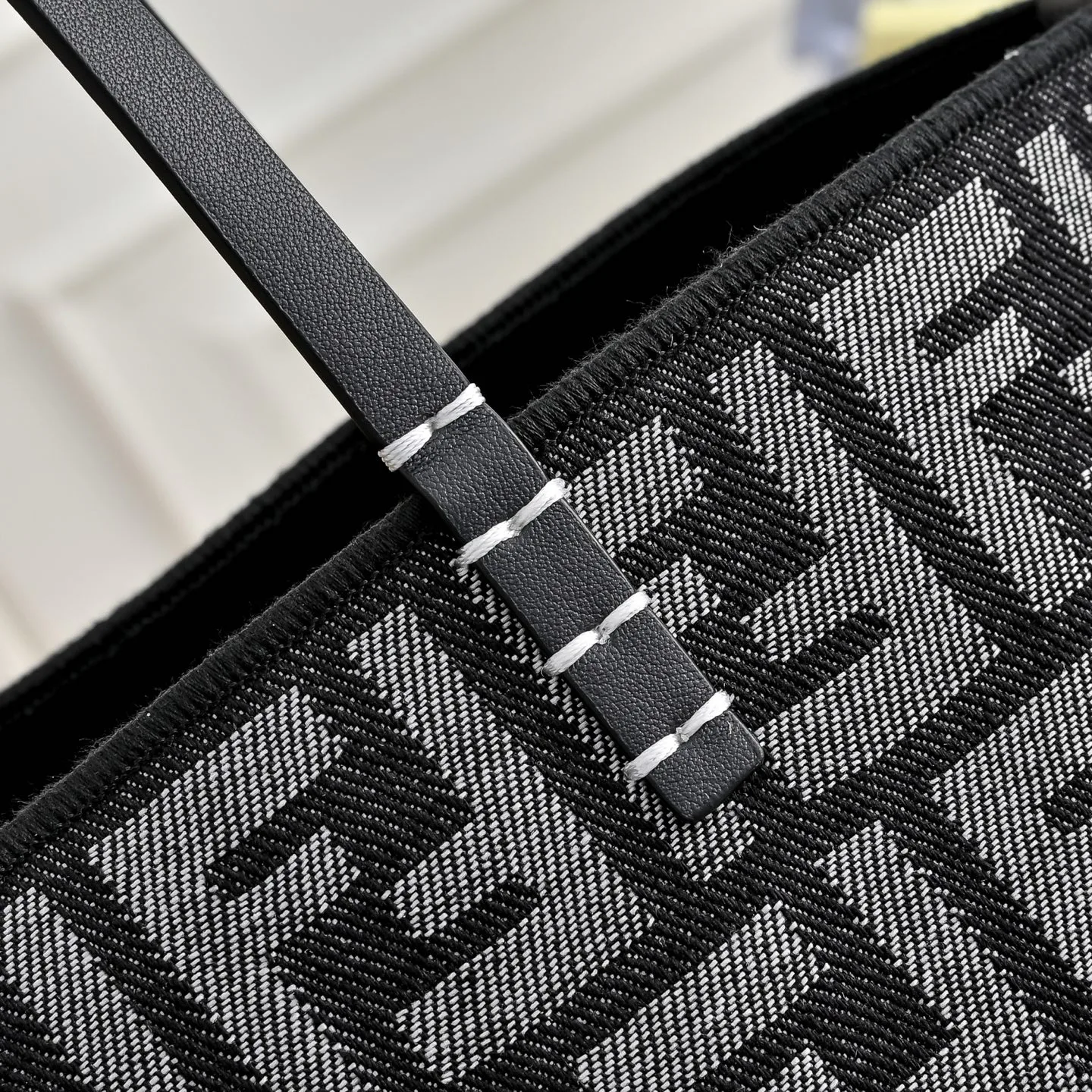 Women's Classic Handbags FENDI 16830654