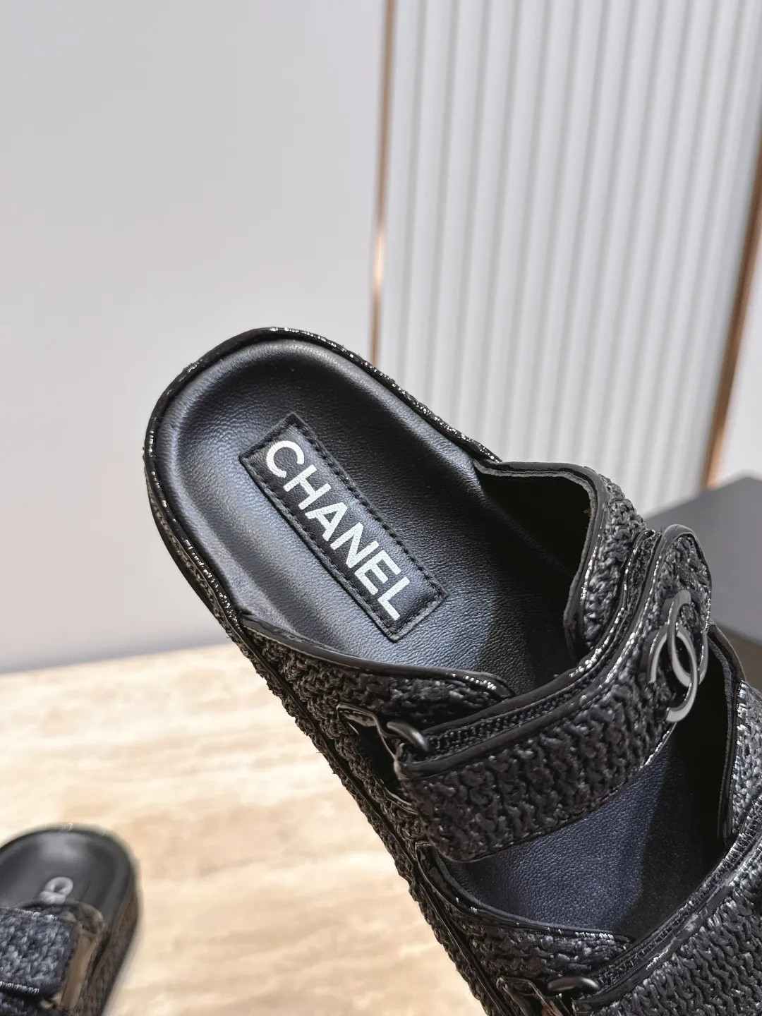 Women's Flip-Flops CHANEL 17336038