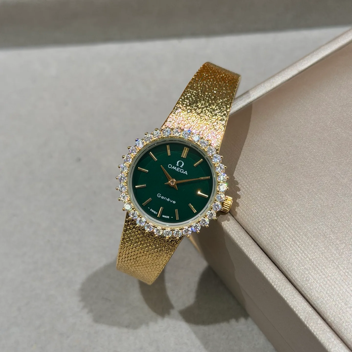 Women's Watches OMEGA 17843053