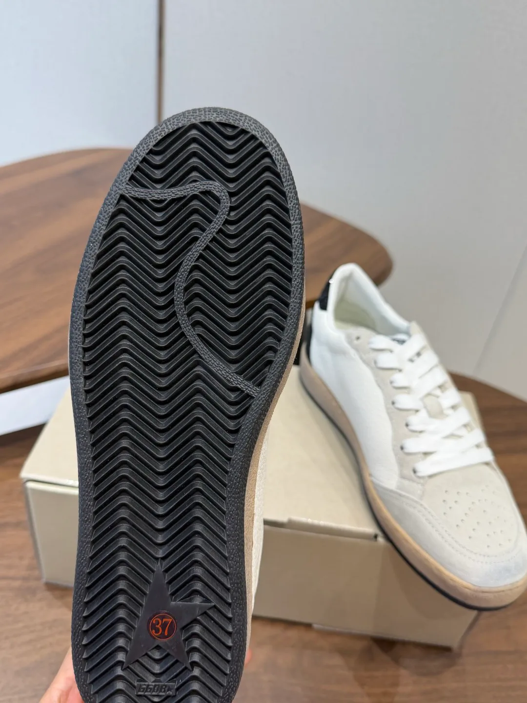 Women's Sneakers GOLDEN GOOSE 18357253