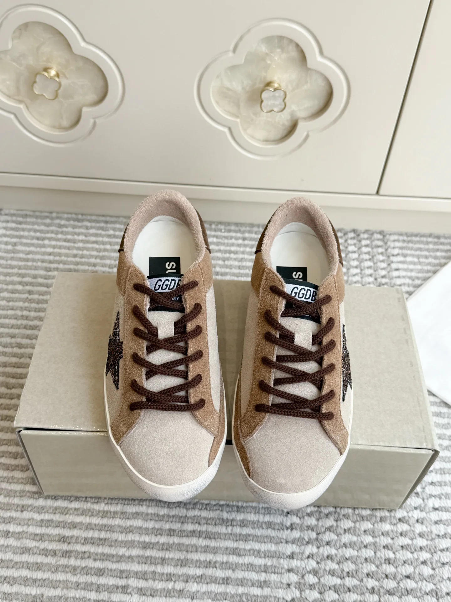 Women's Sneakers GOLDEN GOOSE 18360500