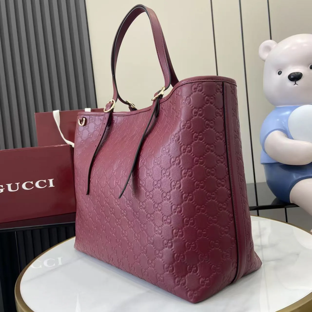 Women's Classic Handbags GUCCI 18350144