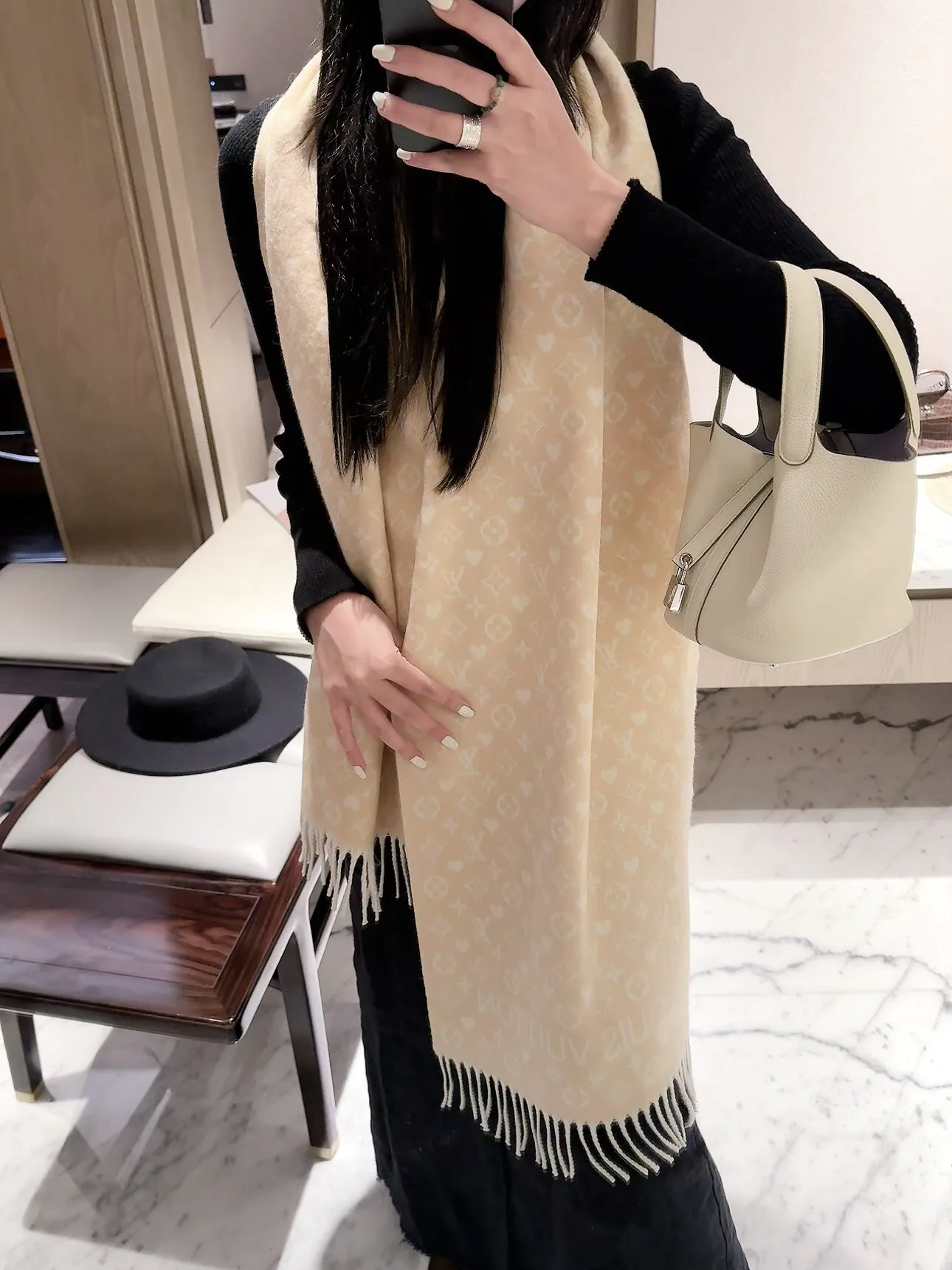 Scarves LOUIS VUITTON 18450153